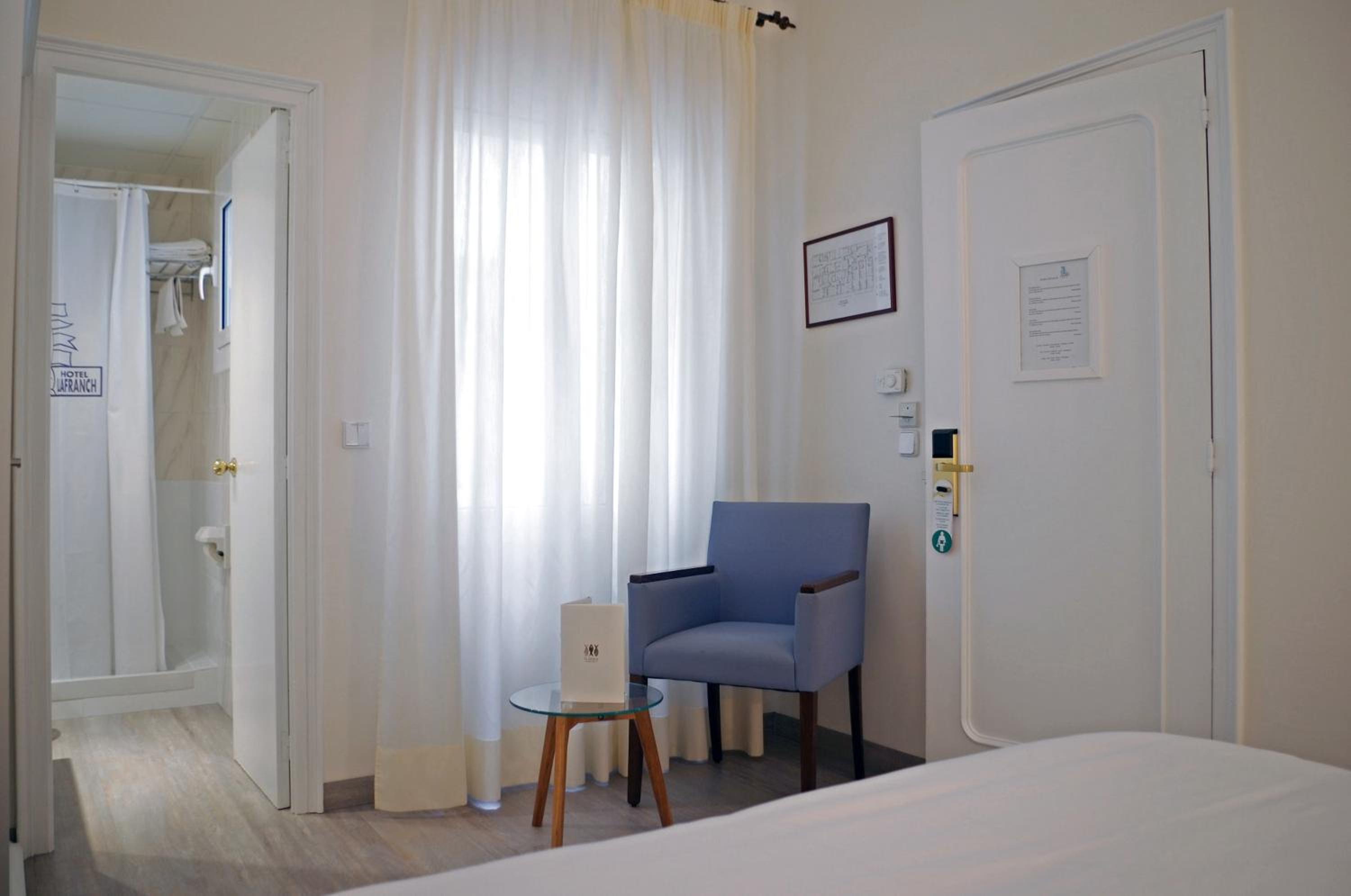 Interior Double or Twin Room - Photo 4