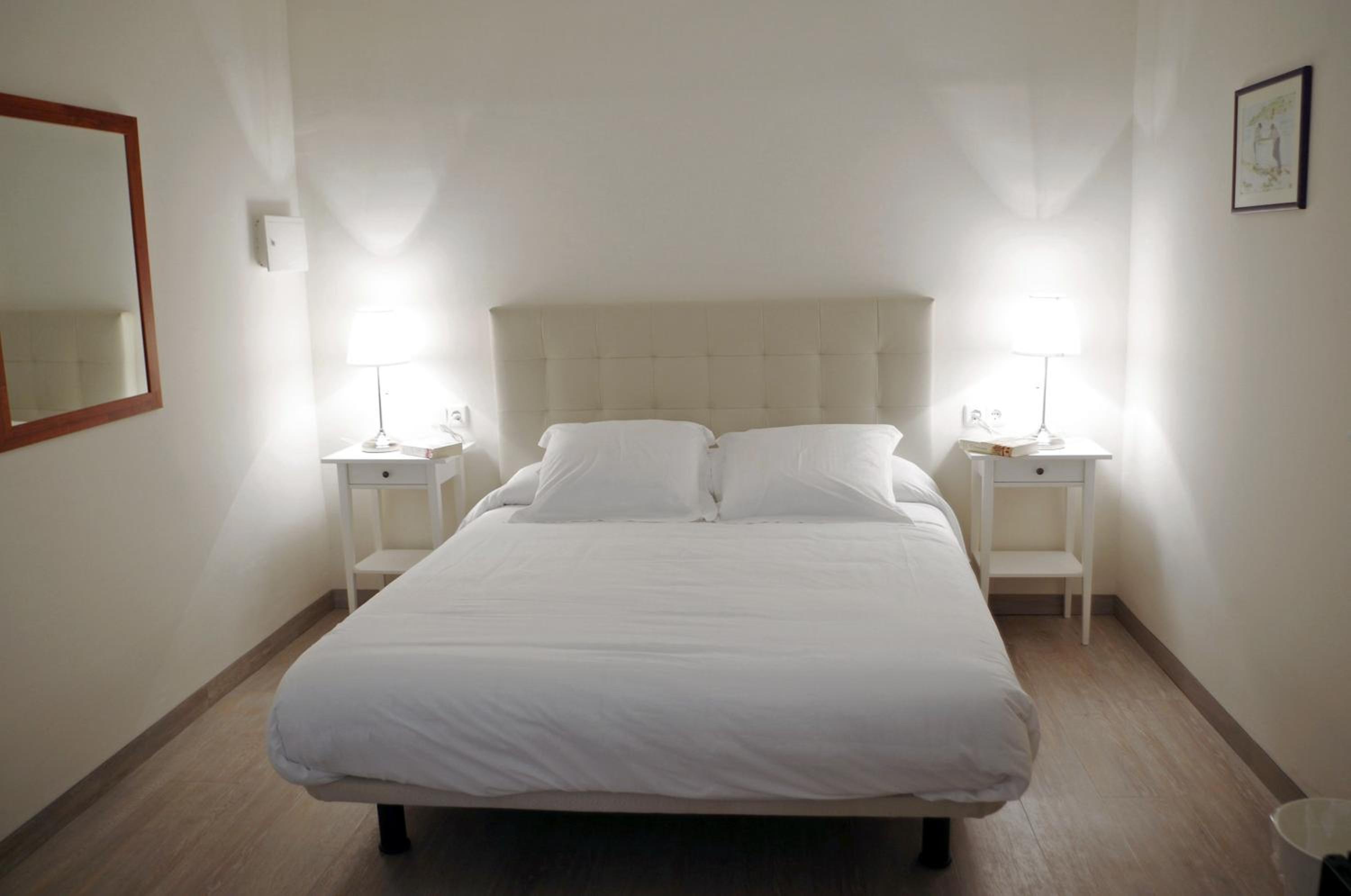 Interior Double or Twin Room - Photo 3