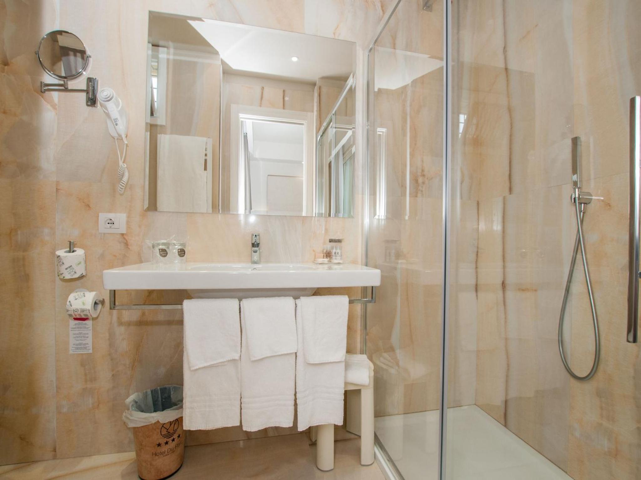 Junior Suite with Garden View - Photo 12