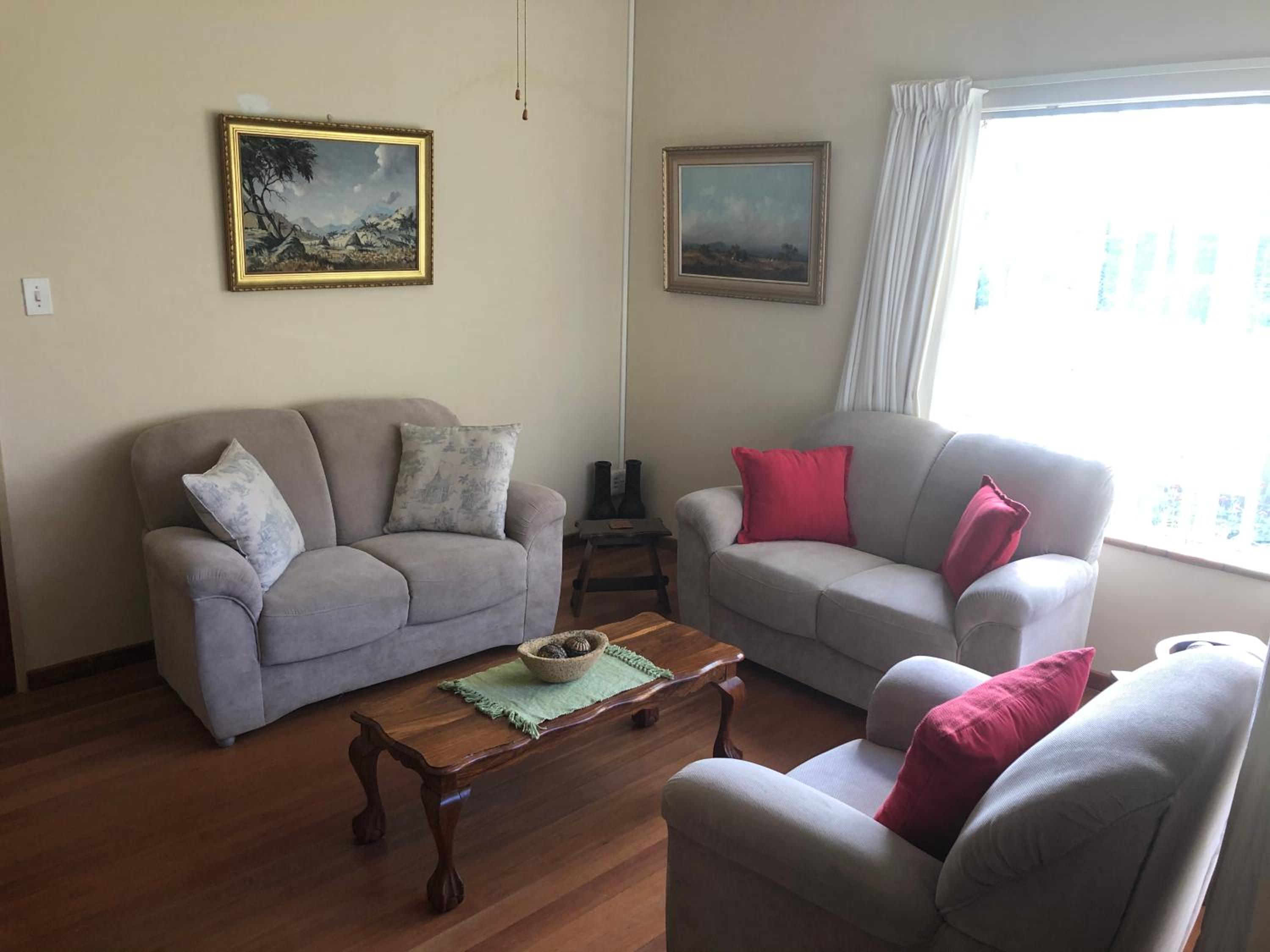 Five-Bedroom House - Photo 13