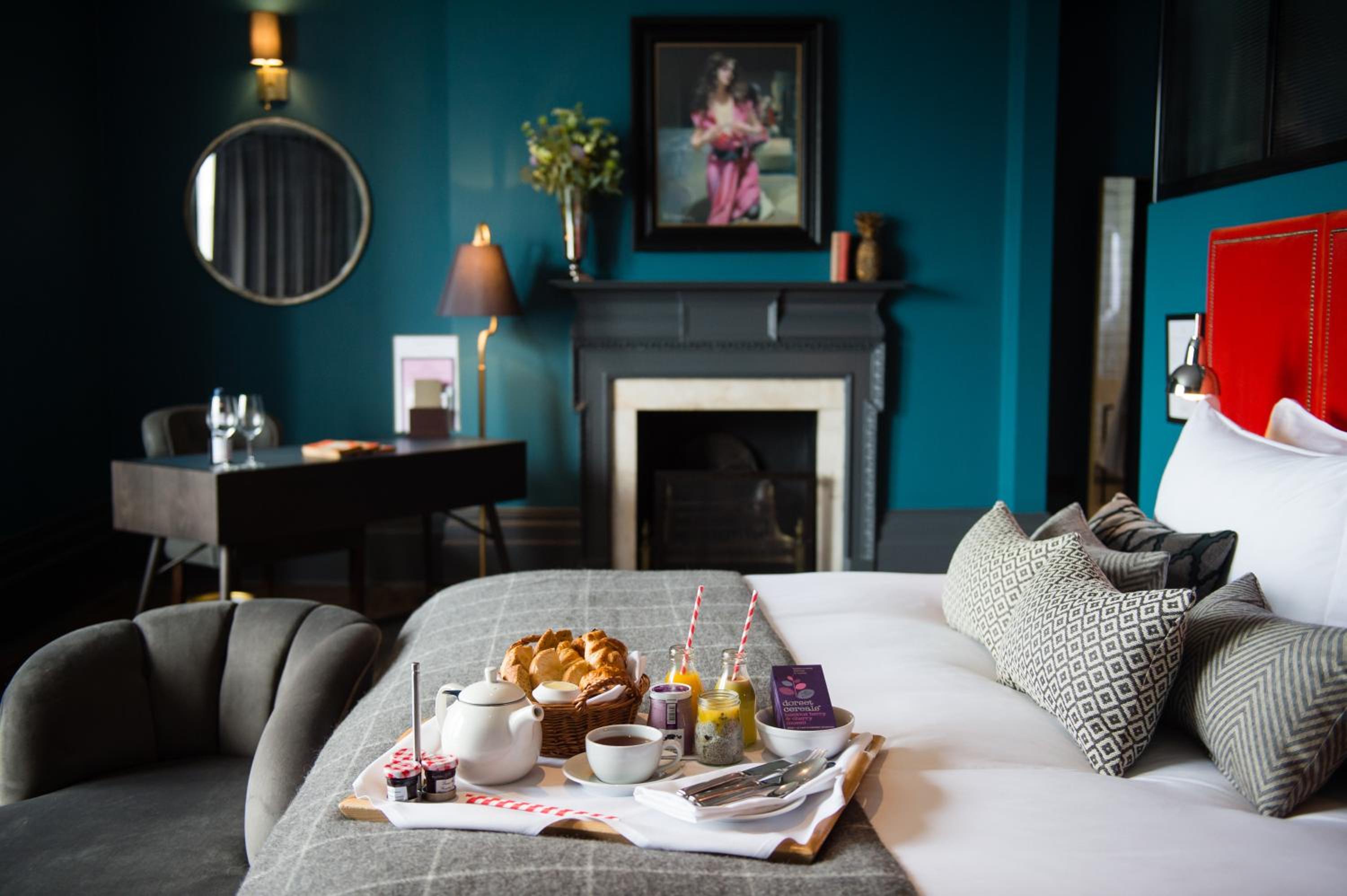 Signature Suite - Photo 3