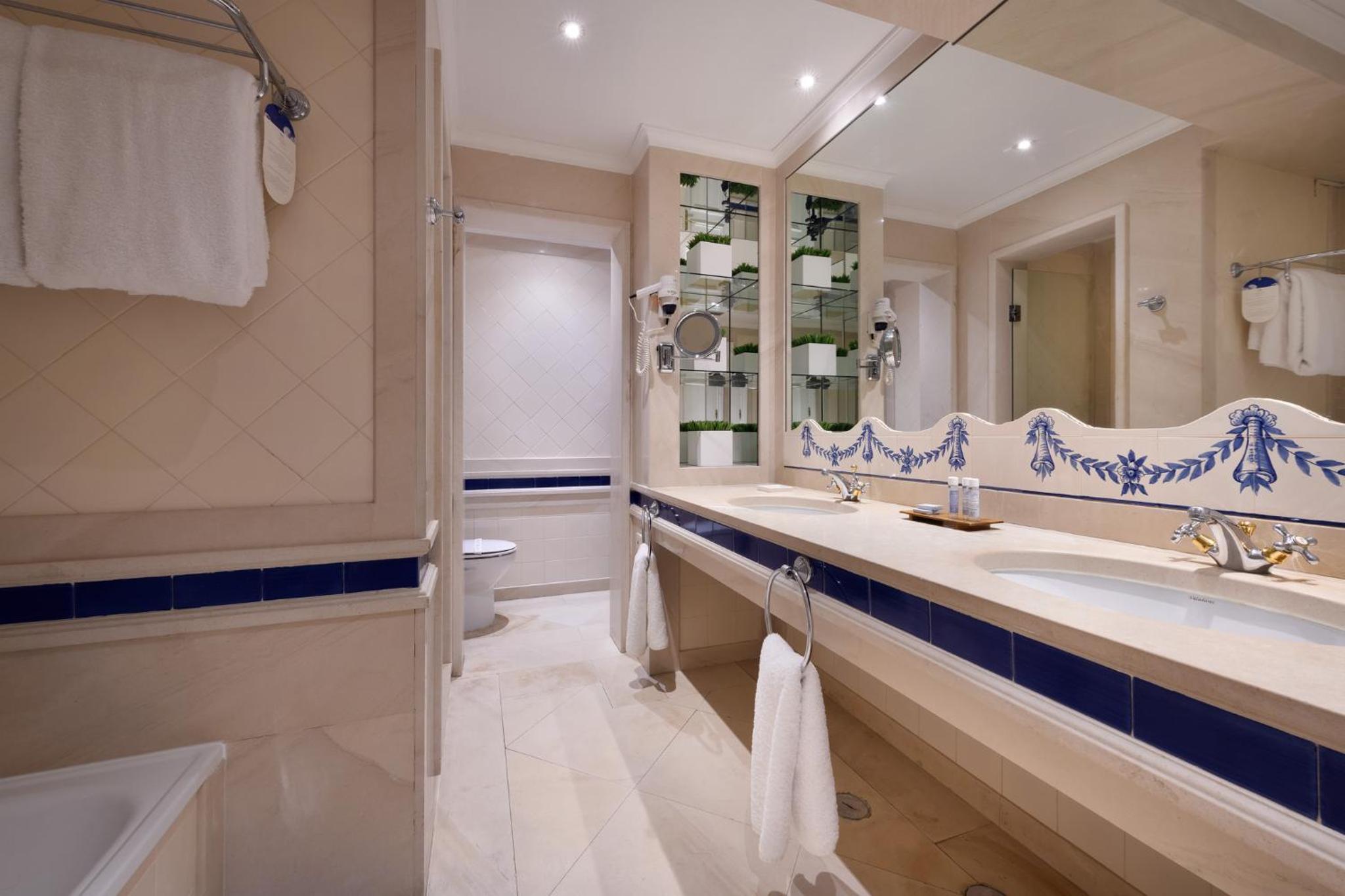 Suite - Photo 6