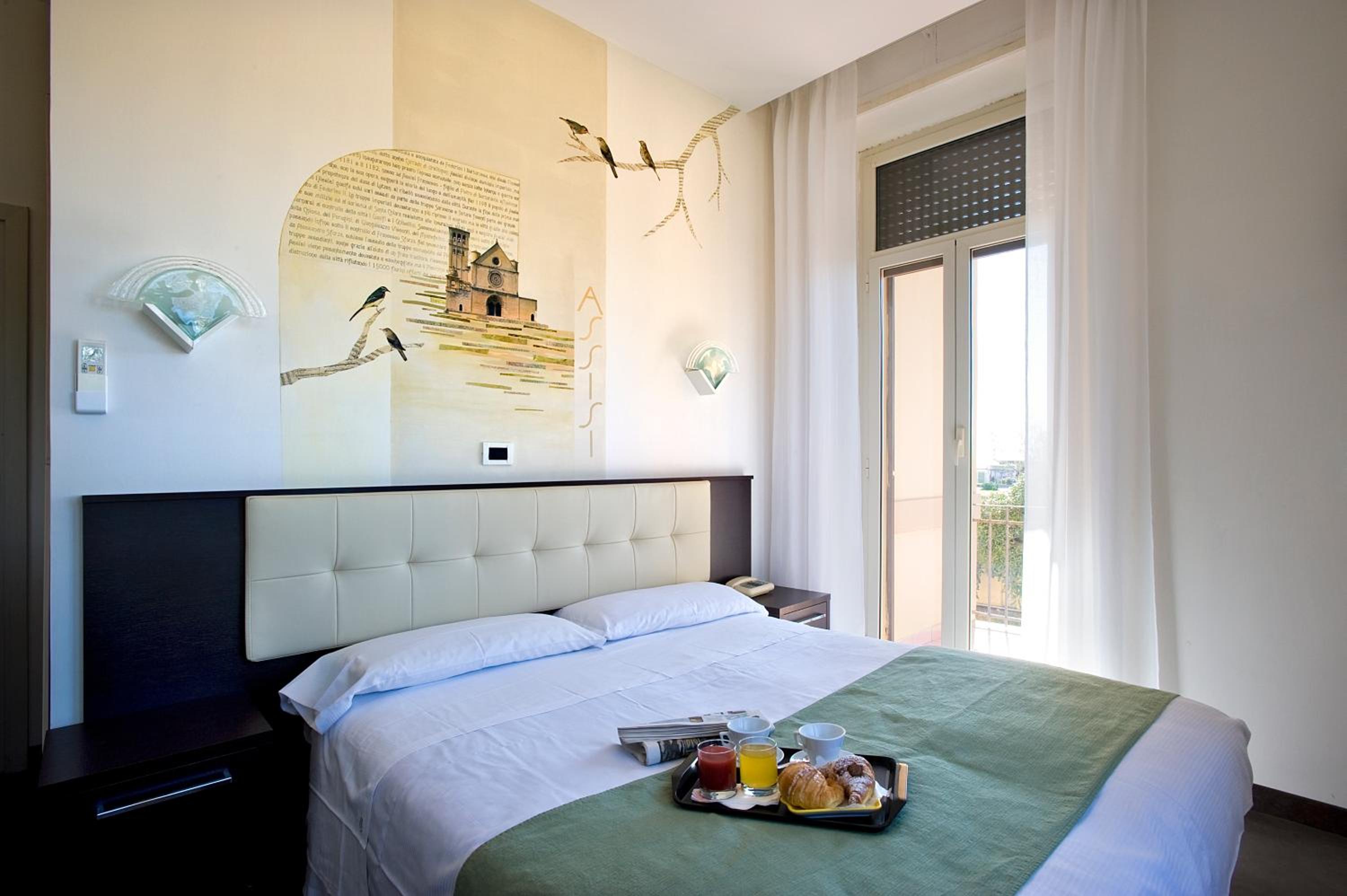 Double or Twin Room with Sea View - Photo 1
