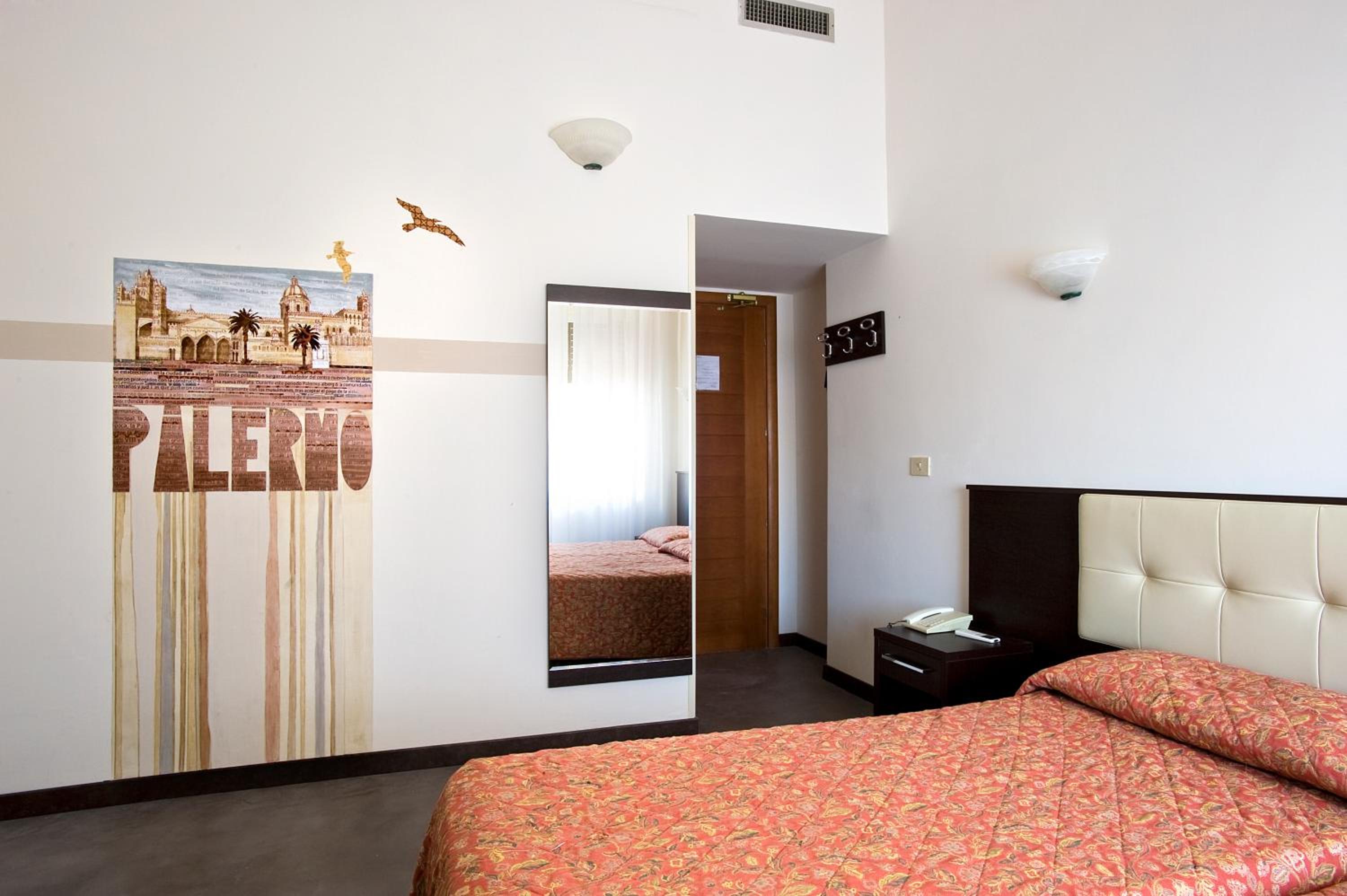 Double or Twin Room - Photo 2