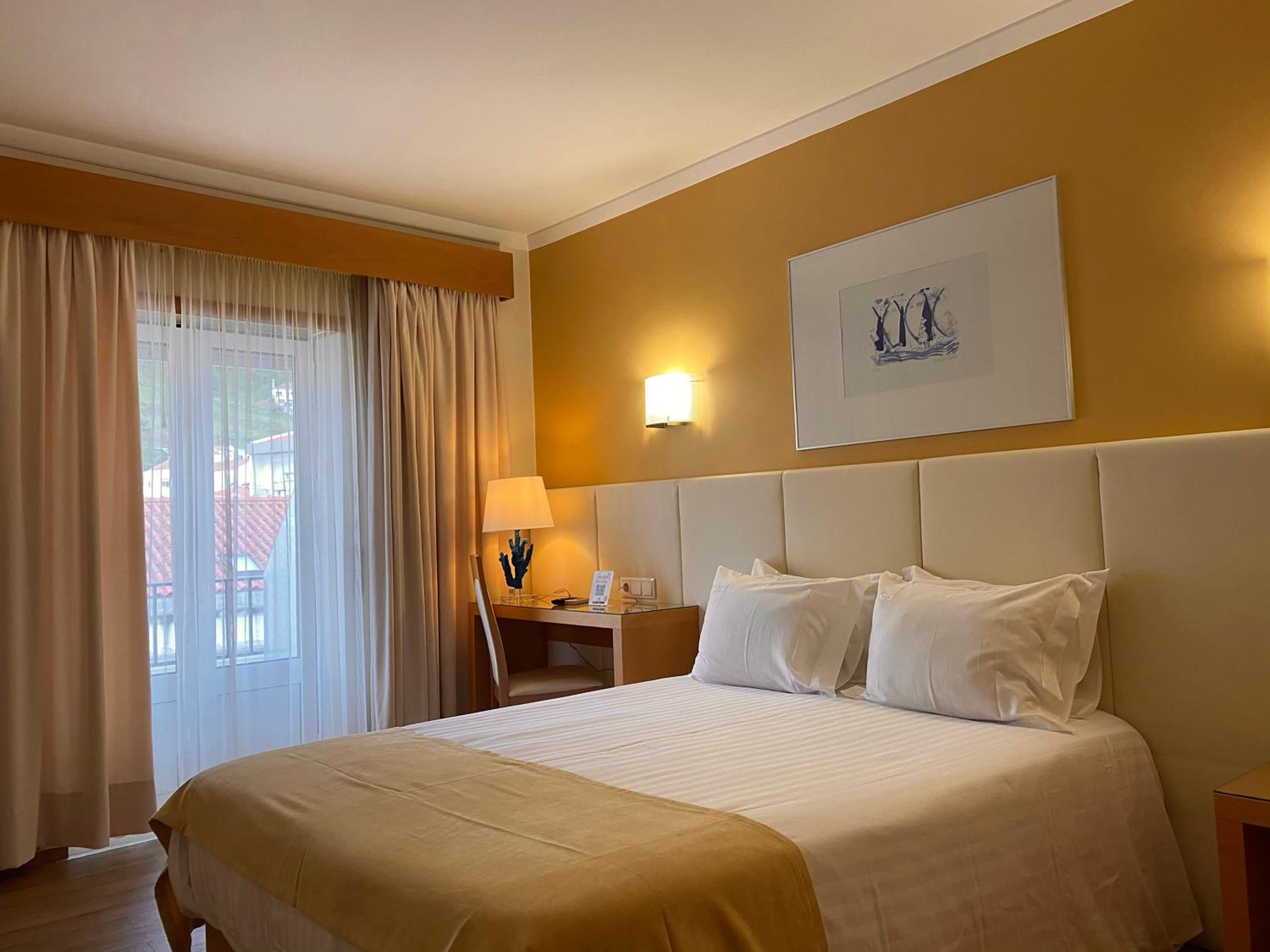 Double or Twin Room - Photo 13
