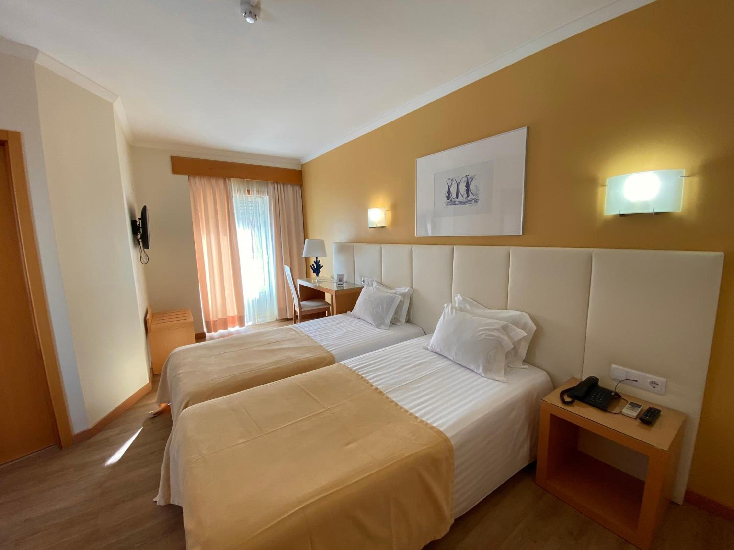 Double or Twin Room - Photo 17
