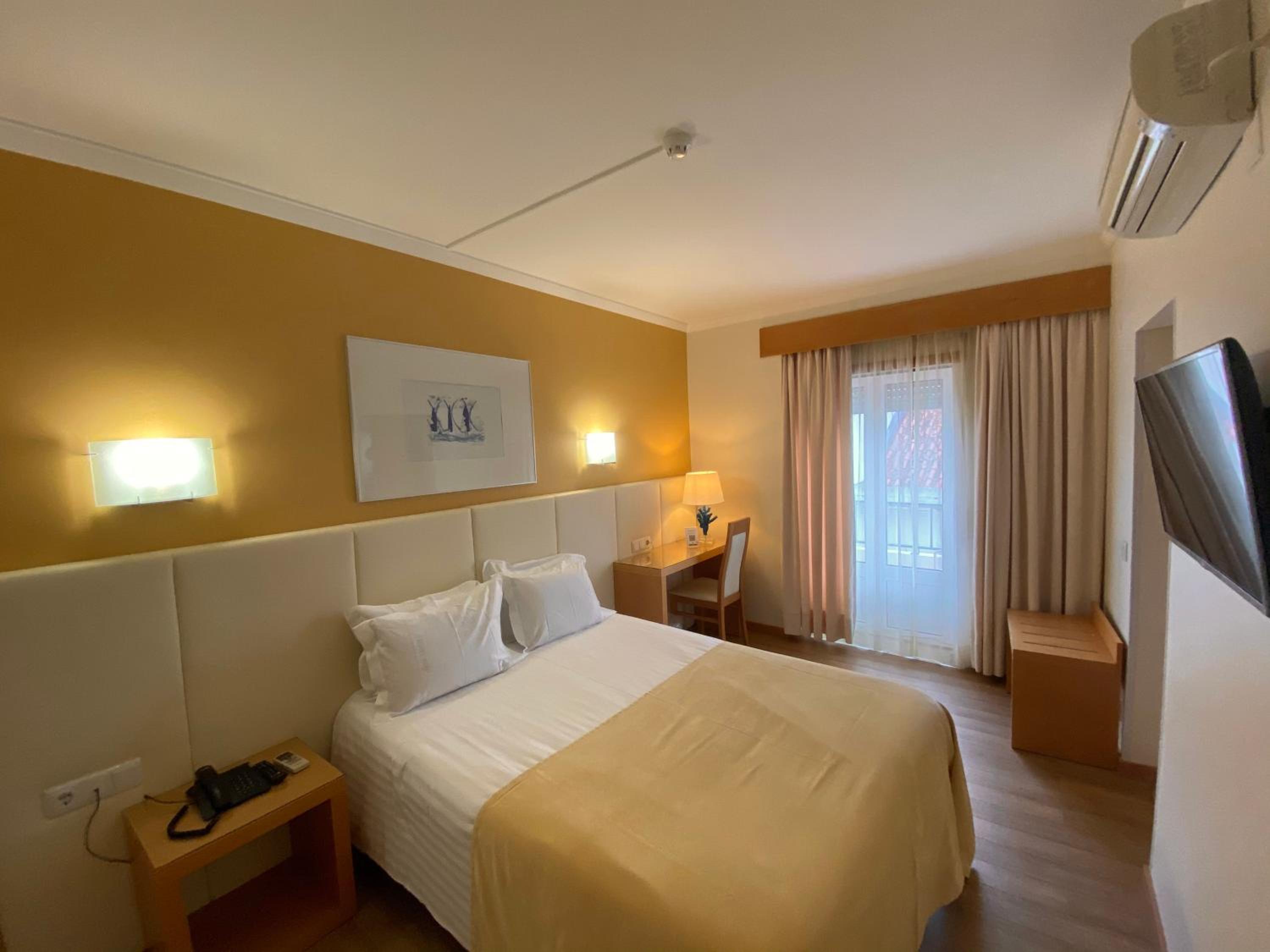 Double or Twin Room - Photo 18