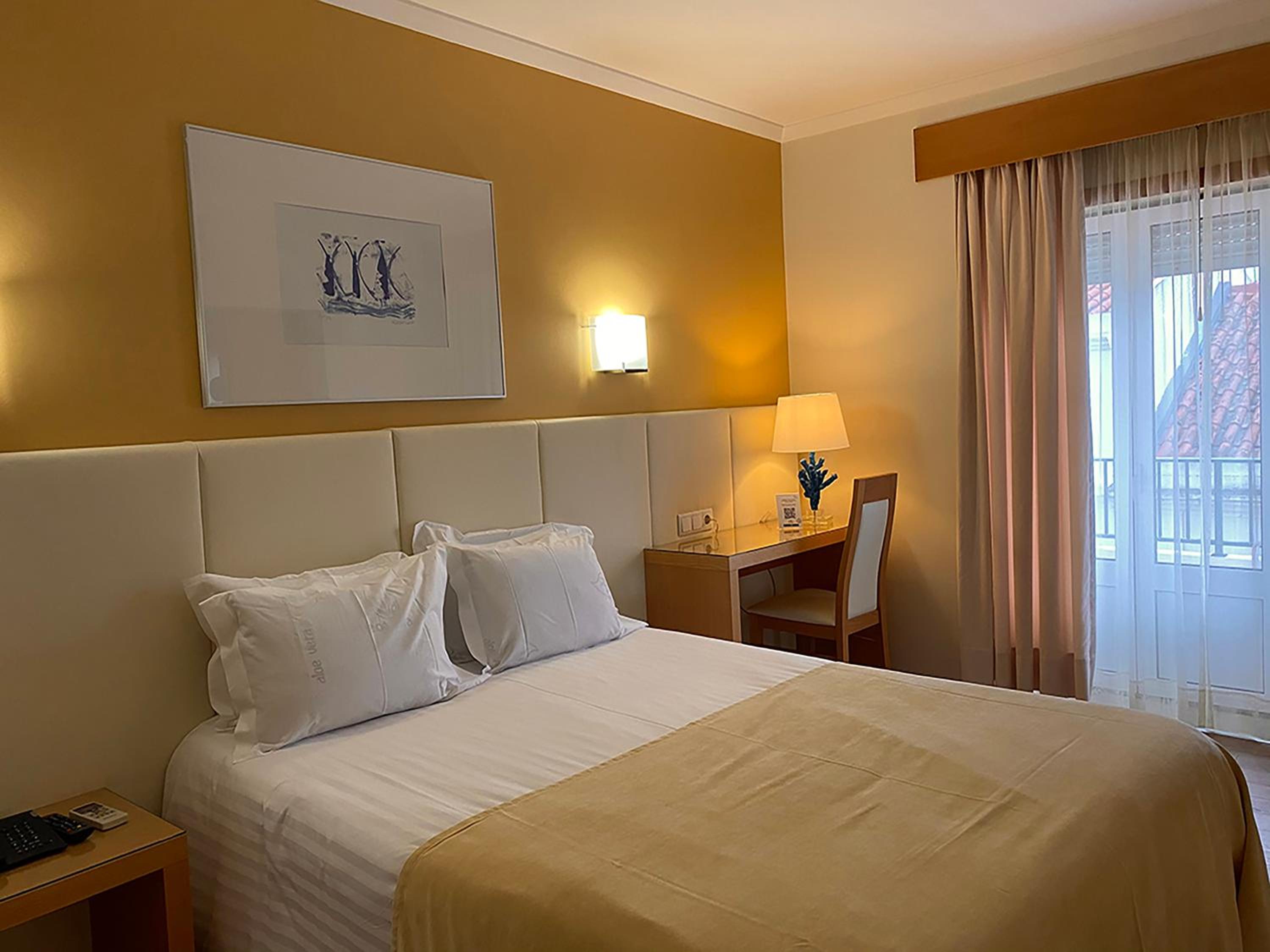 Double or Twin Room - Photo 9