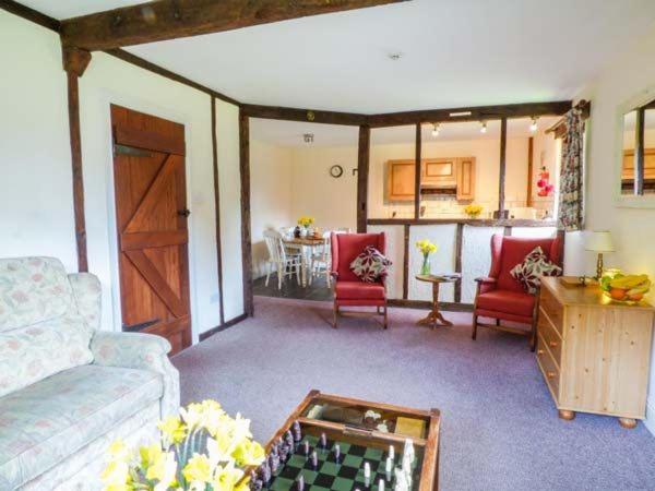 Magpie cottage
