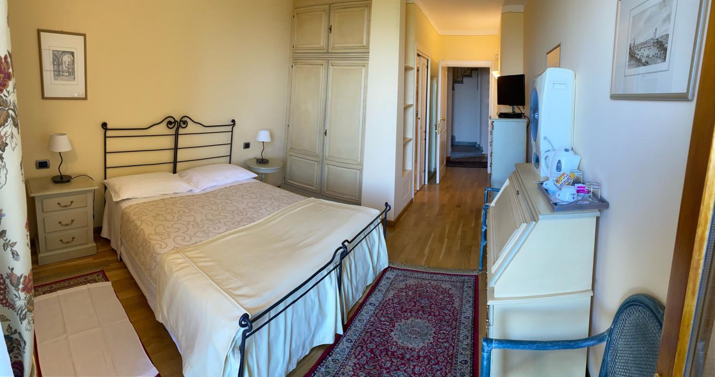 Double or Twin Room with Private Bathroom - Photo 7