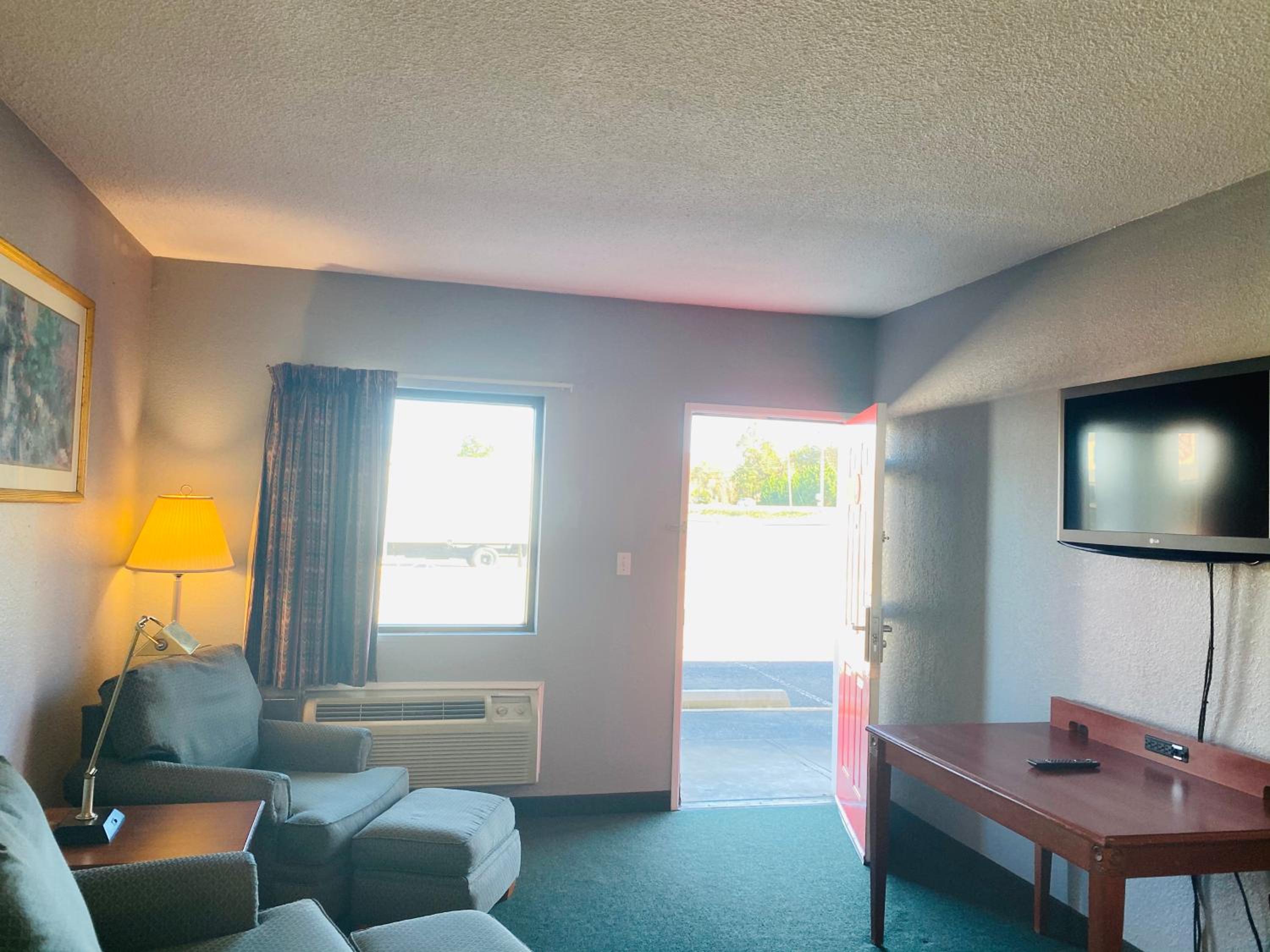 One-Bedroom Suite photo 1