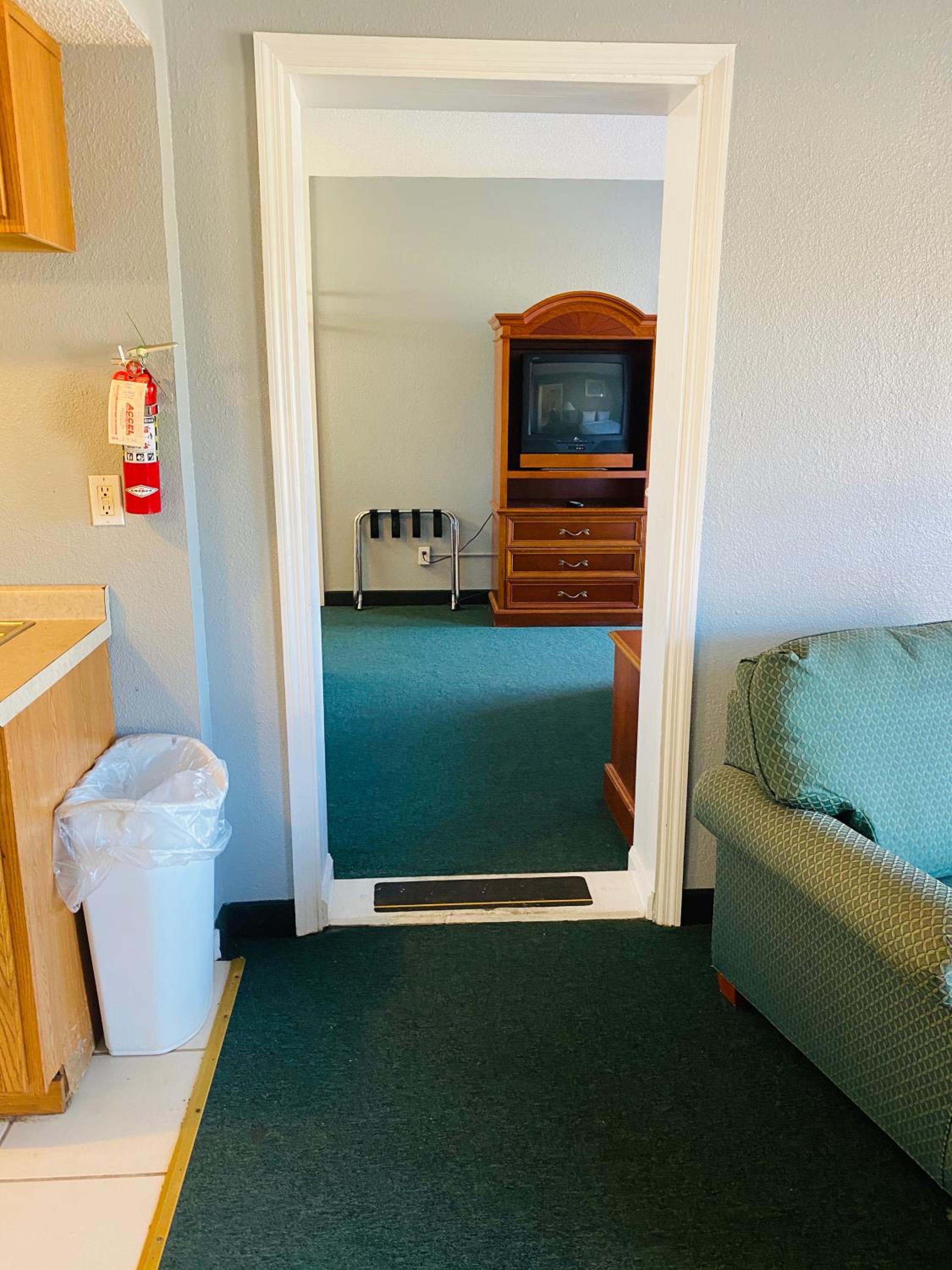 One-Bedroom Suite photo 3