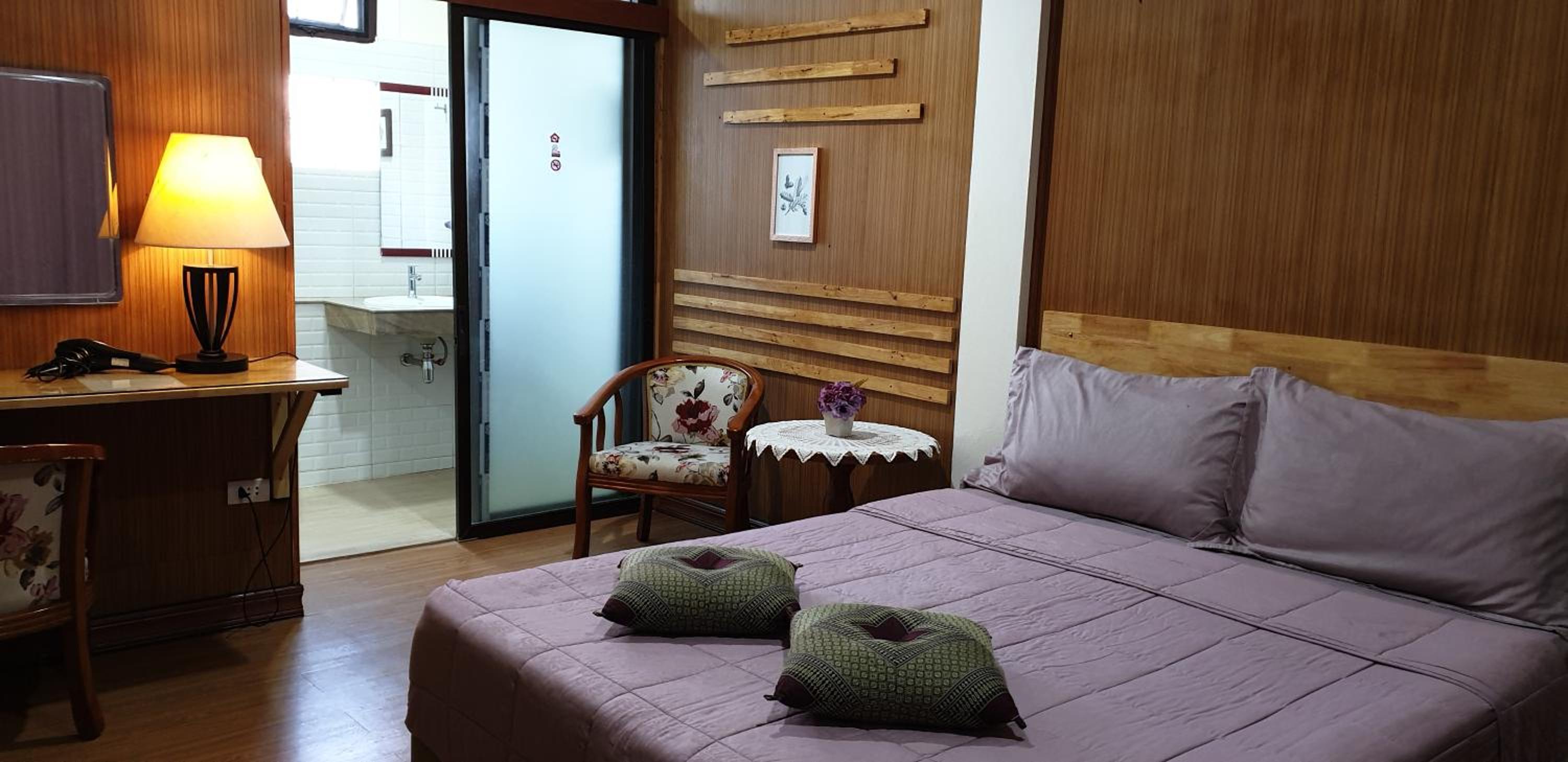 Standard King Room