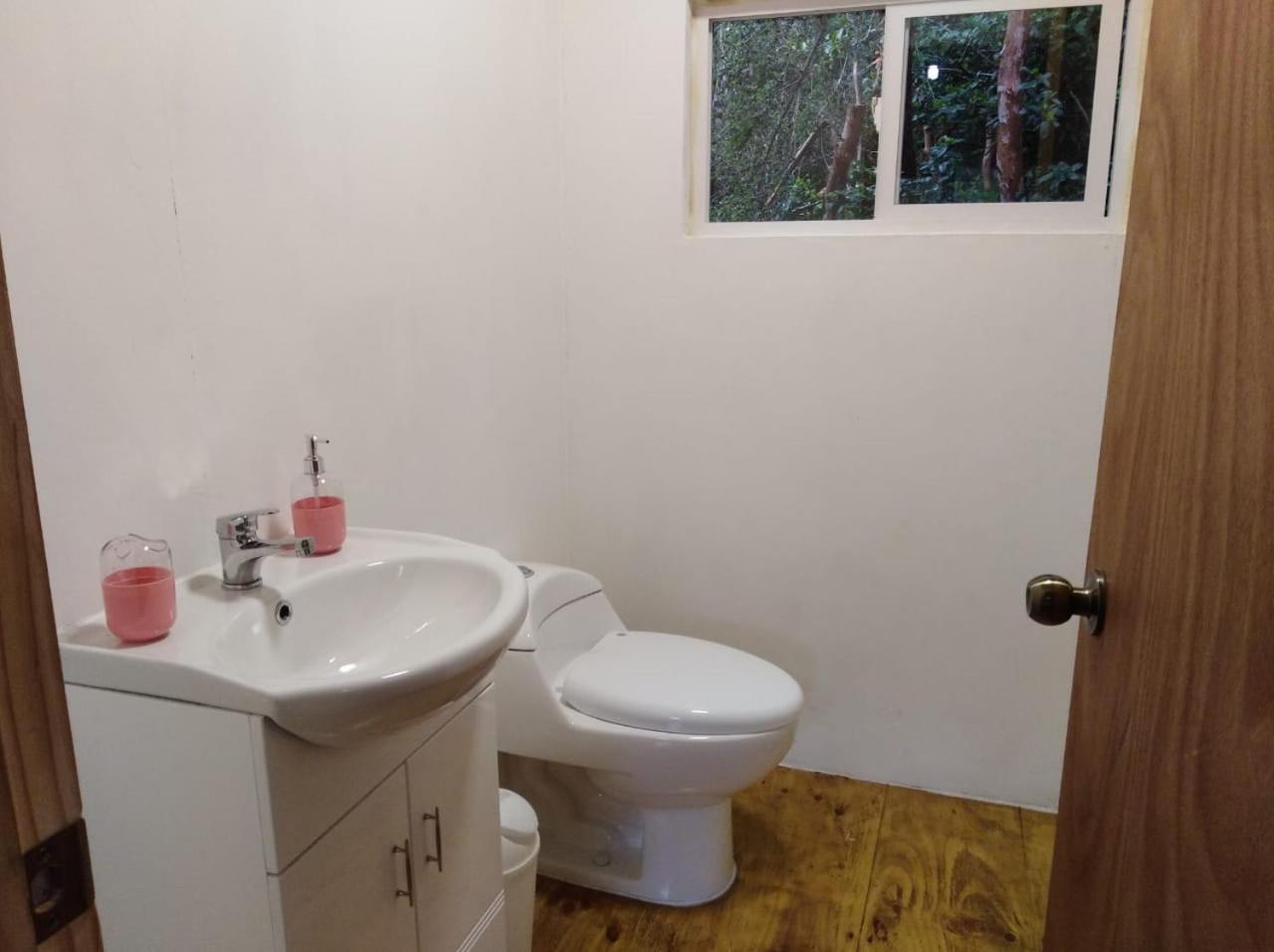 Double Room with Private Bathroom photo 2