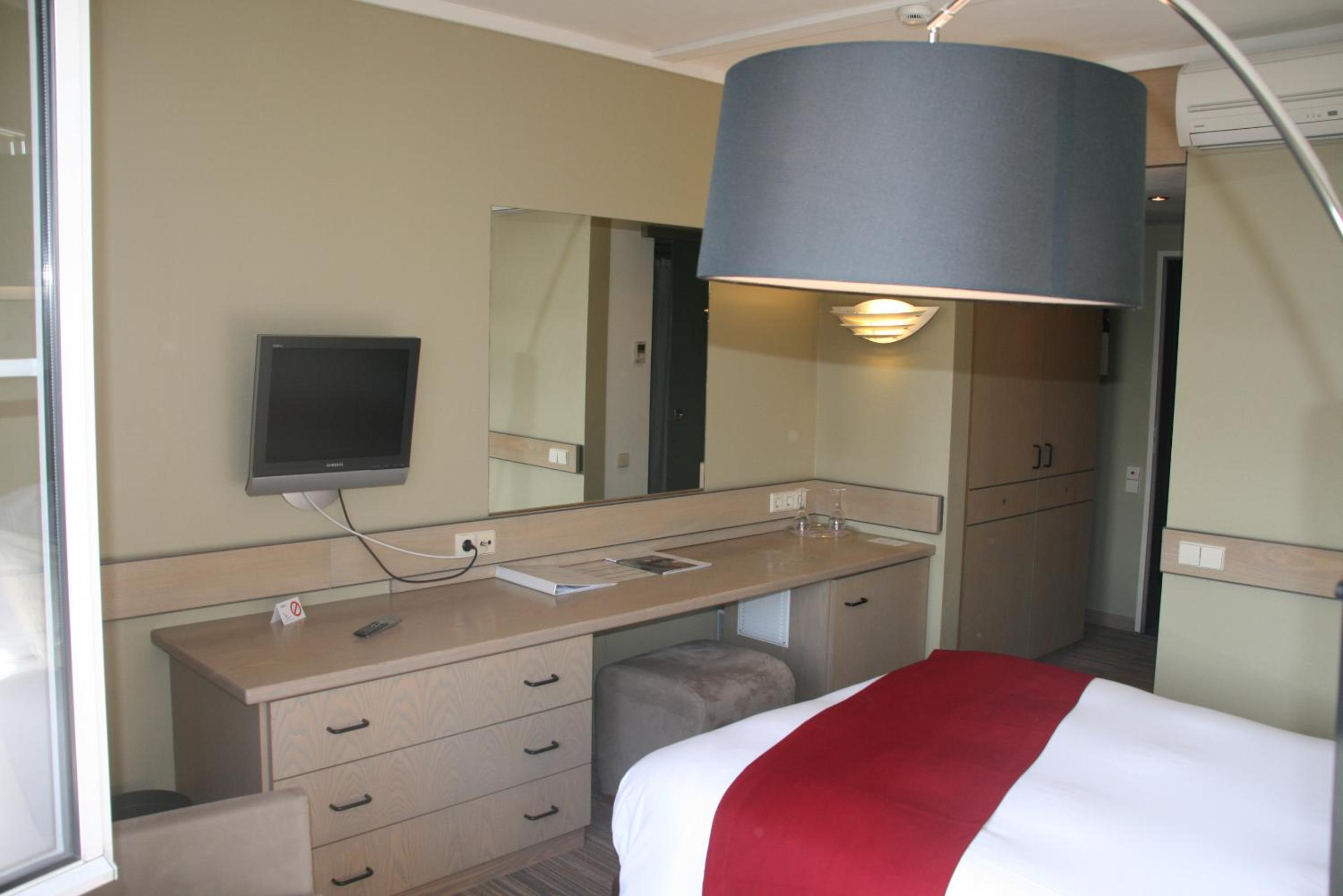 Standard Double Room - Photo 8