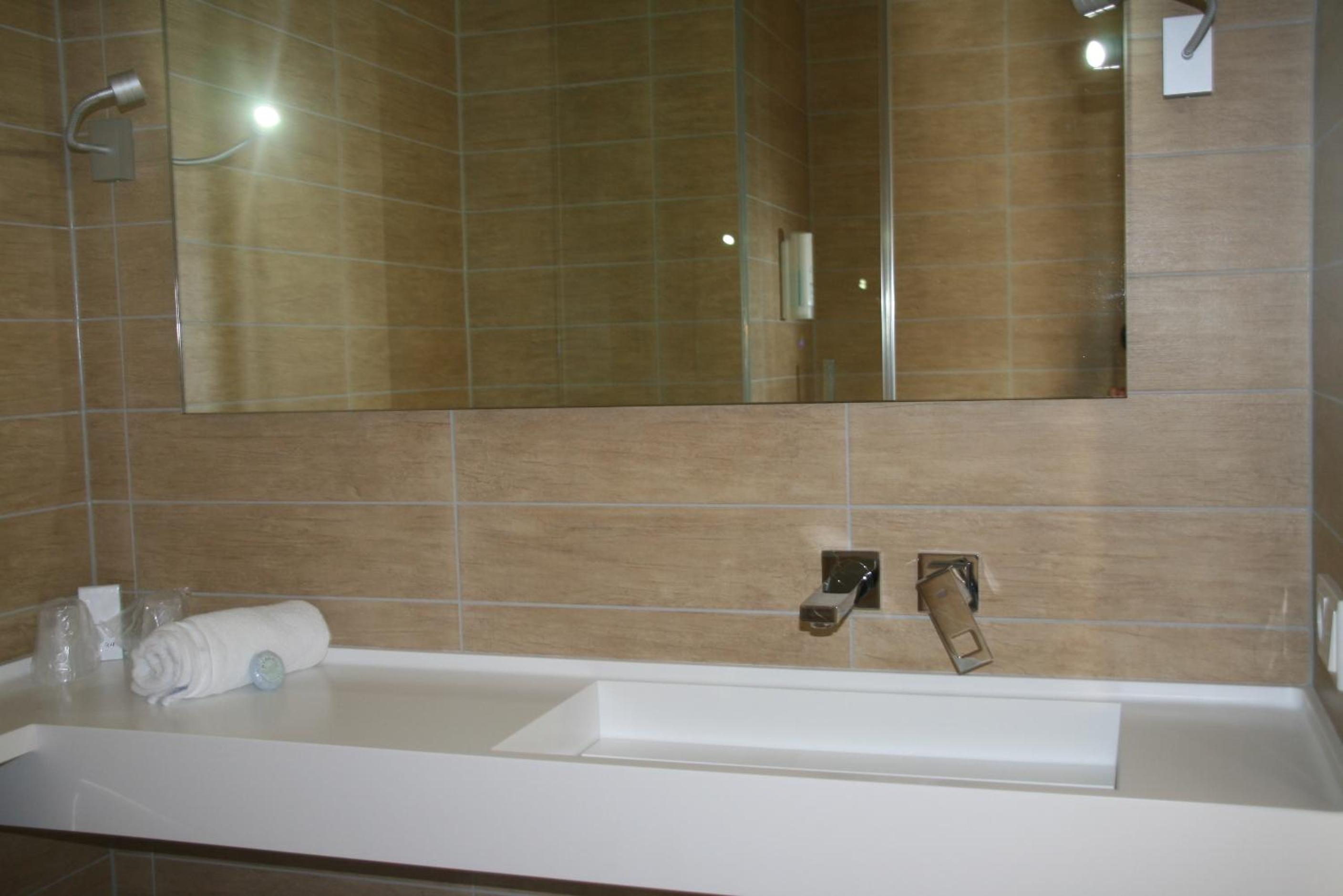 Standard Double Room - Photo 3