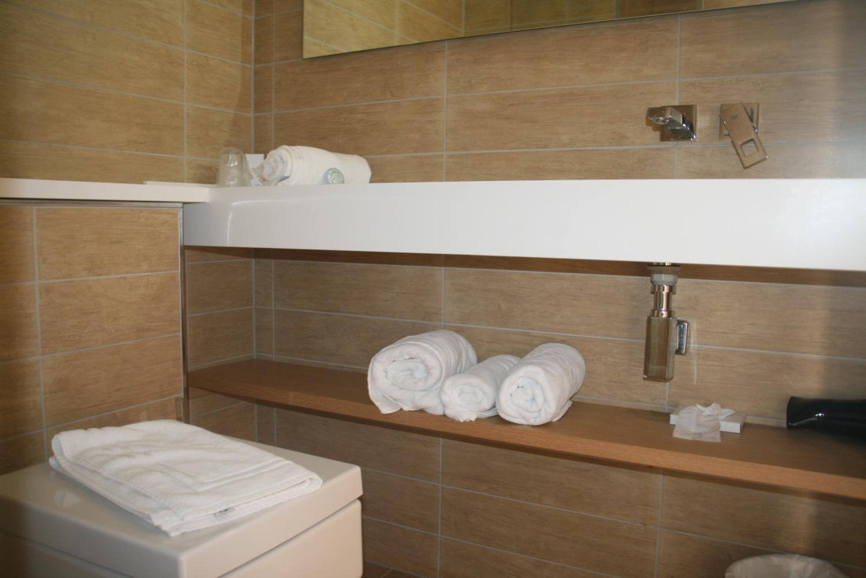 Standard Double Room - Photo 2