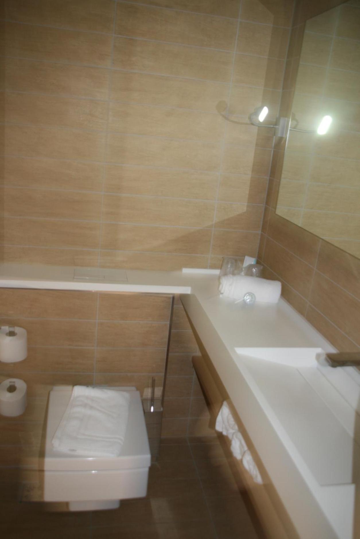 Standard Double Room - Photo 5