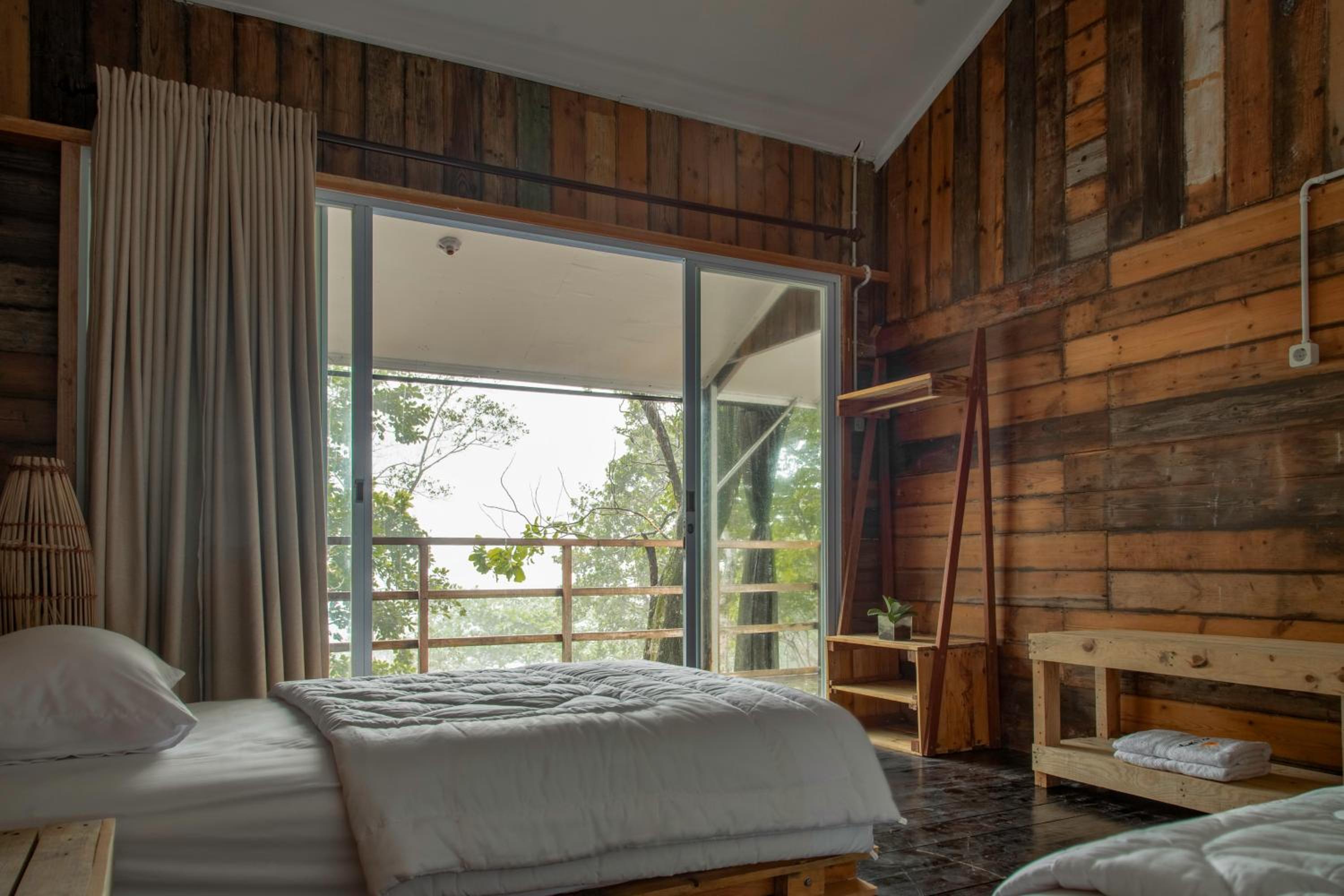 Double or Twin Room with Sea View photo 2
