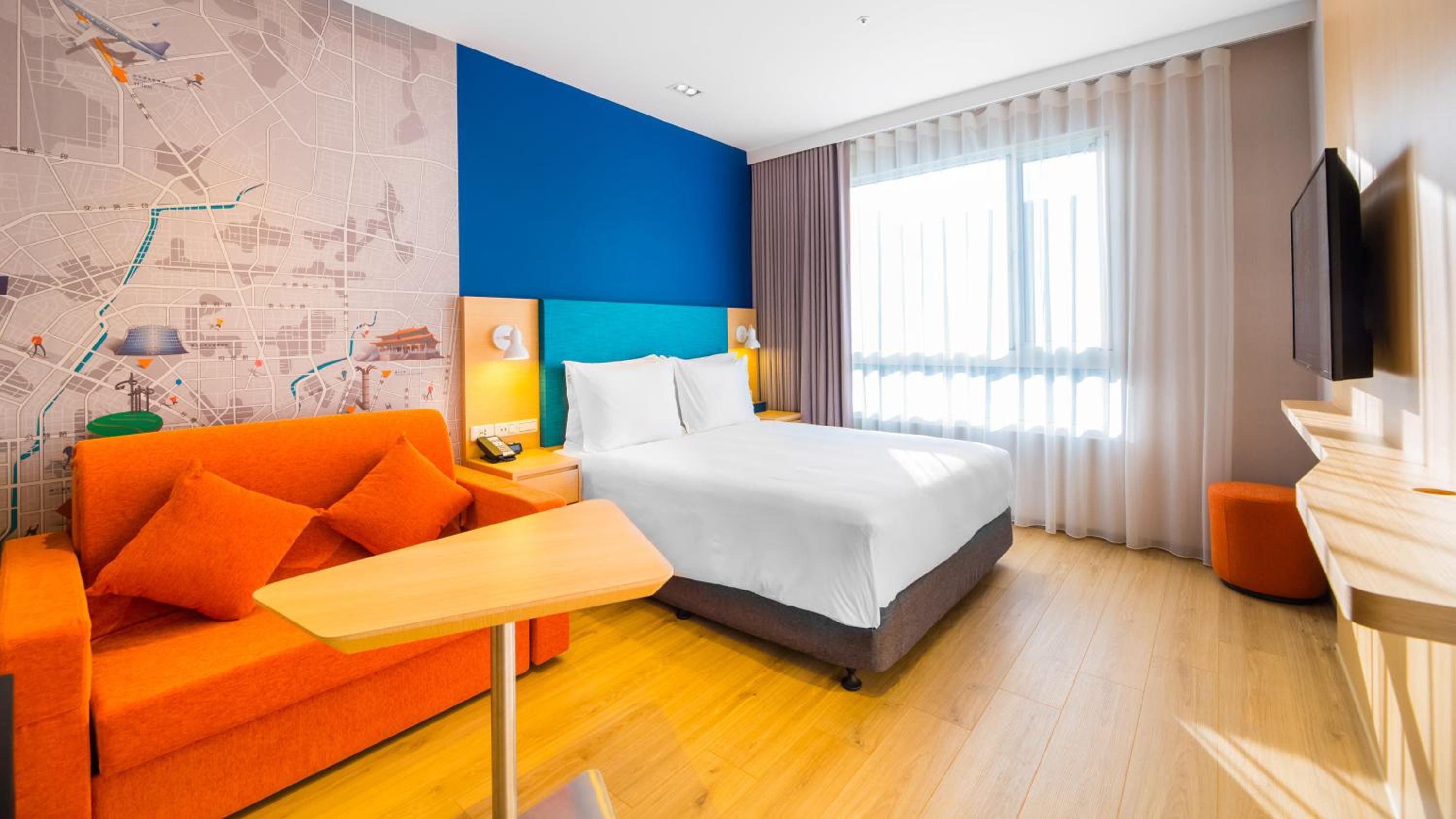 Staycation Offer - Room Upgrade to Superior King Room - Non-Smoking with Extra Benefits thumbnail 5