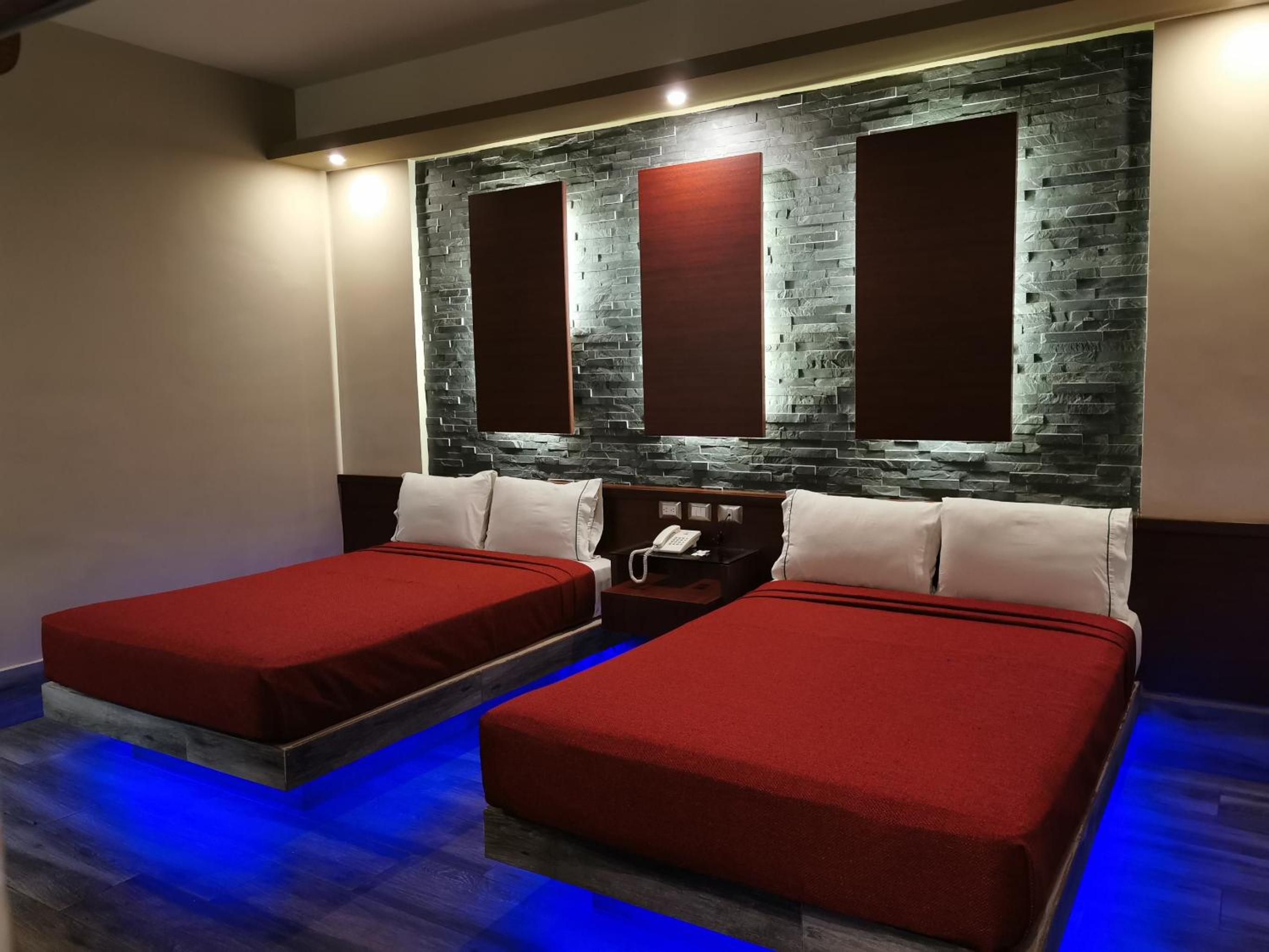 Double Room - Photo 13