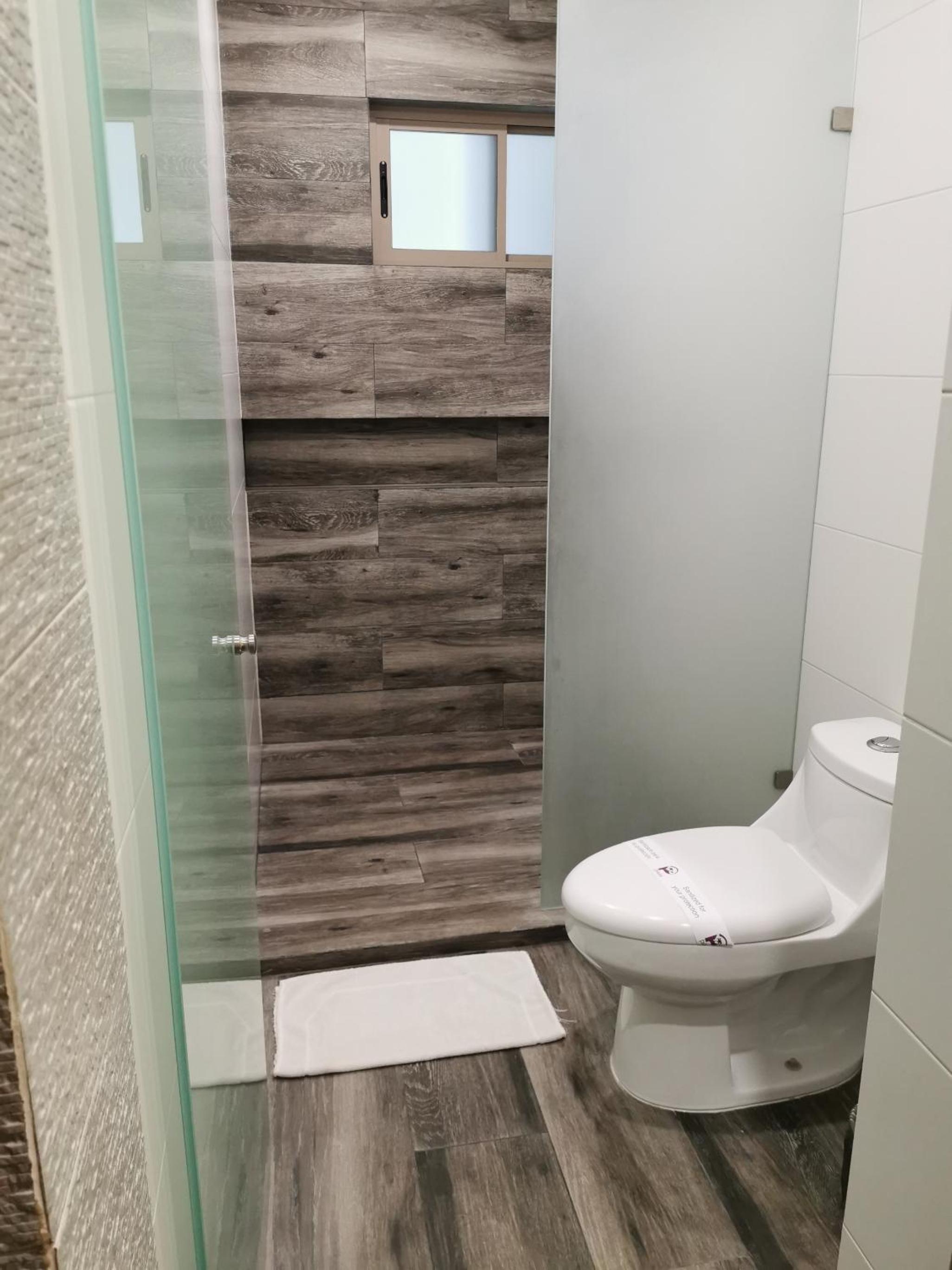 Double Room - Photo 11