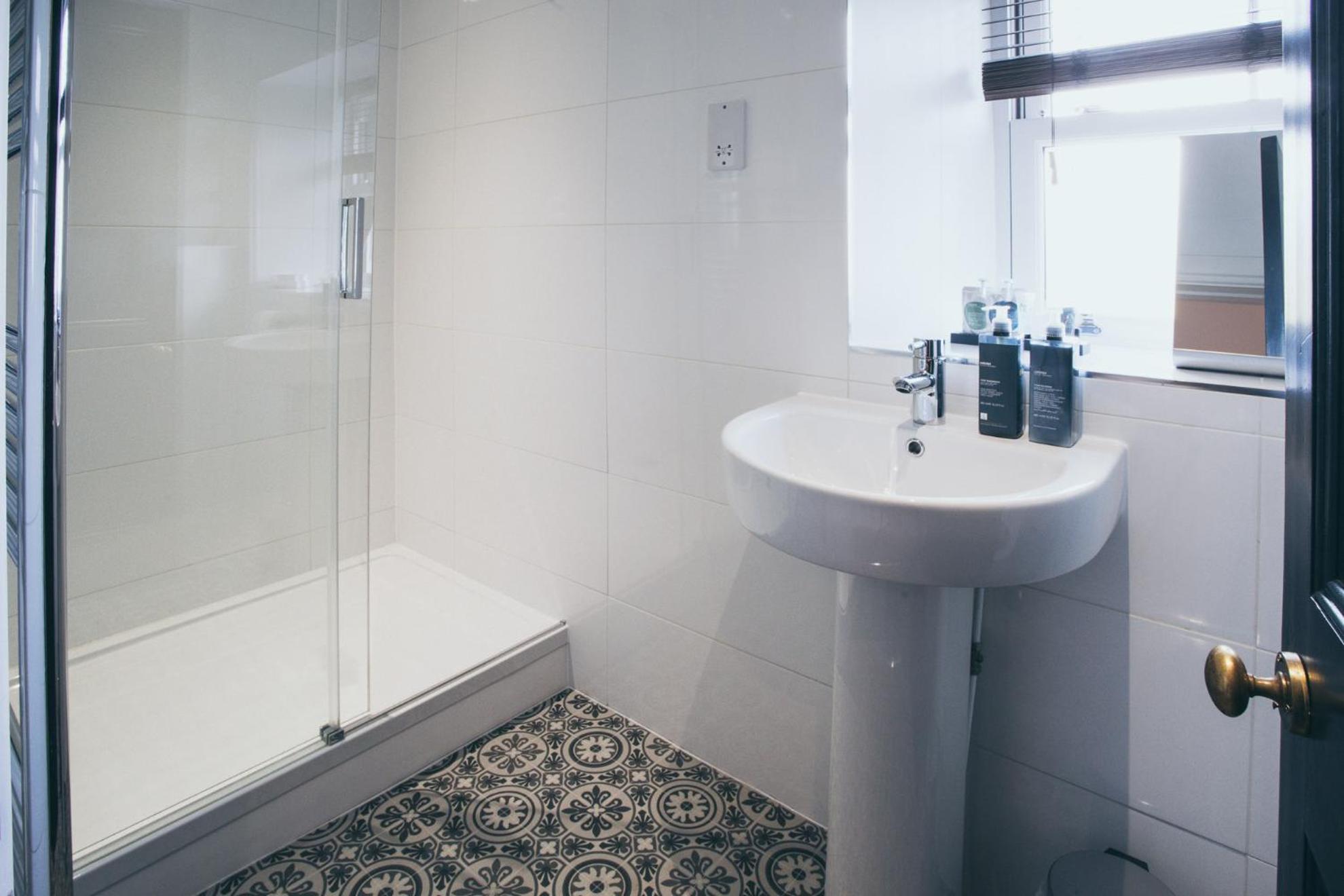 Small Double Room - Photo 4