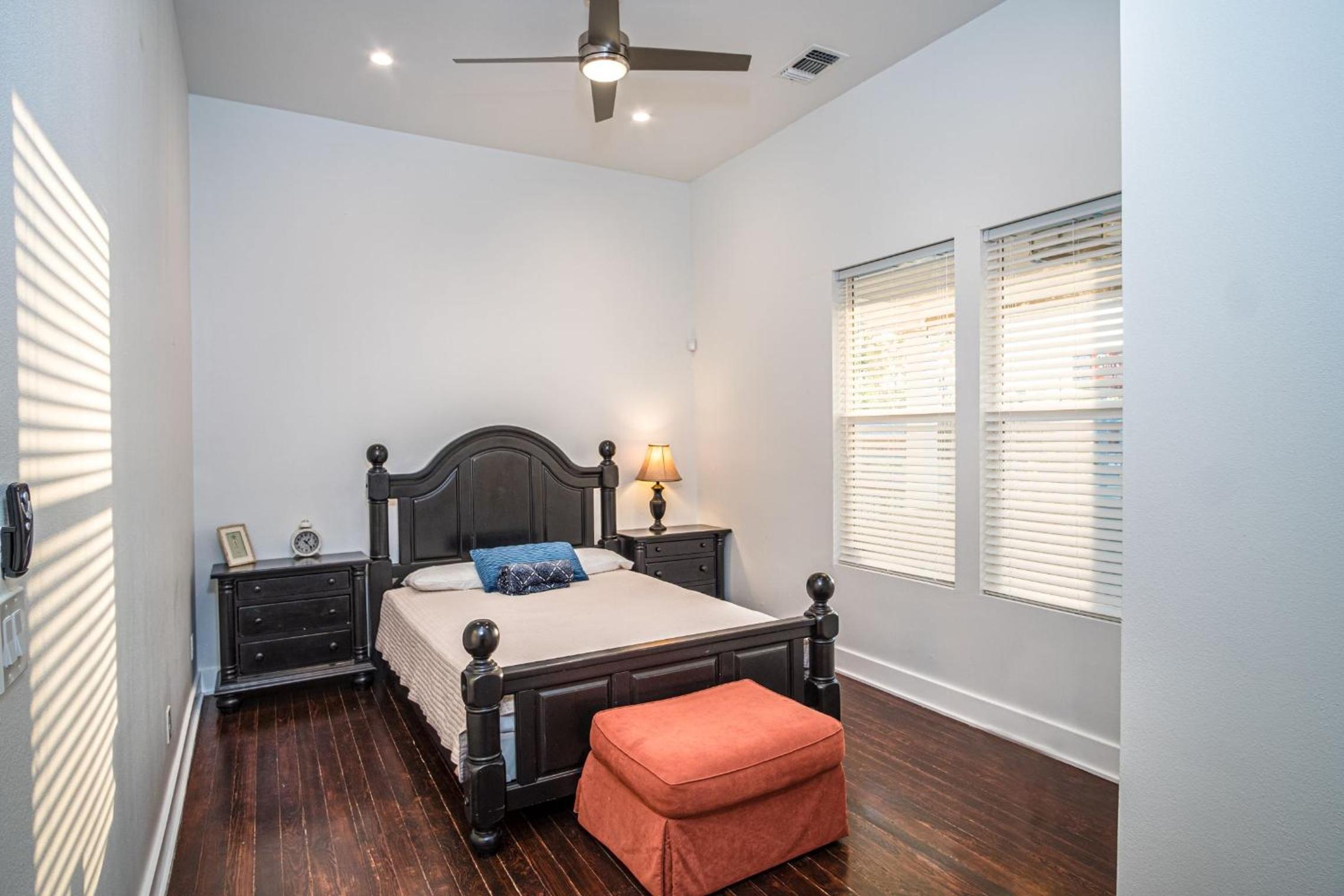 Three-Bedroom House - Photo 14