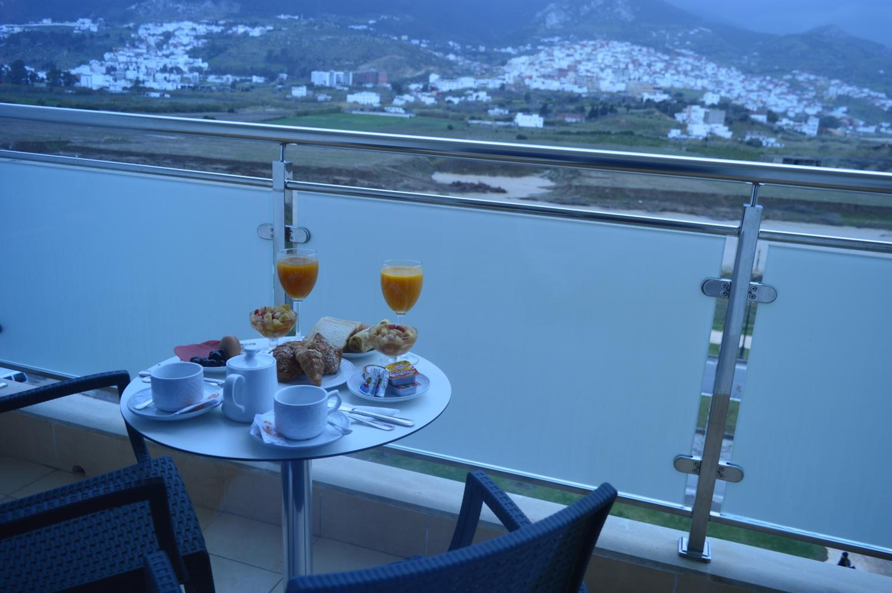 Deluxe Double Room with Balcony photo 3