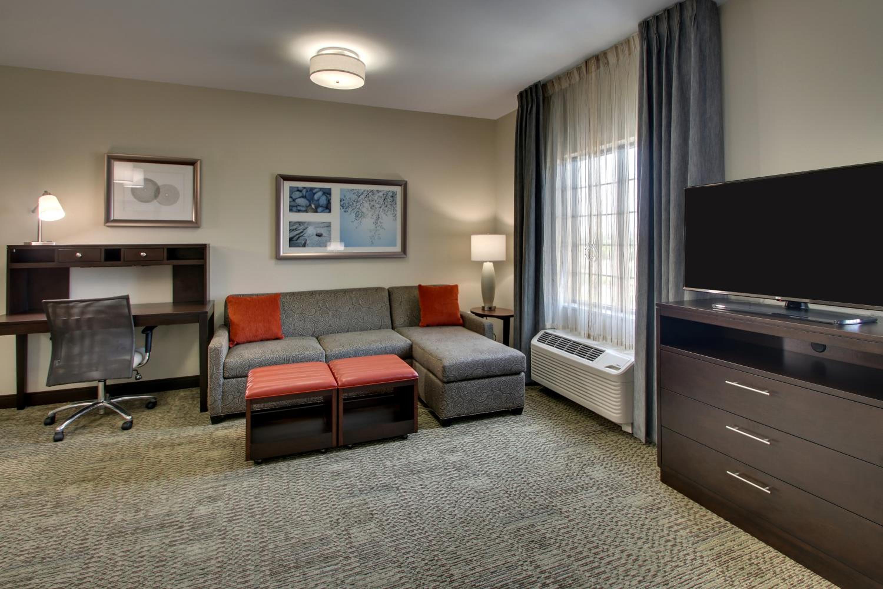 One-Bedroom King Suite photo 1