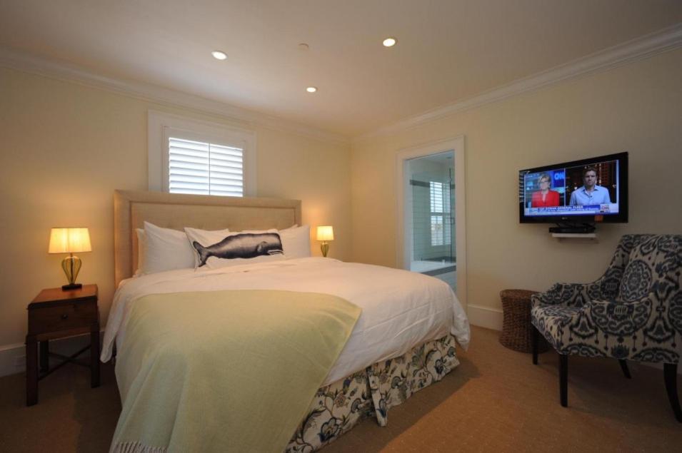 King Suite with Ocean View photo 3