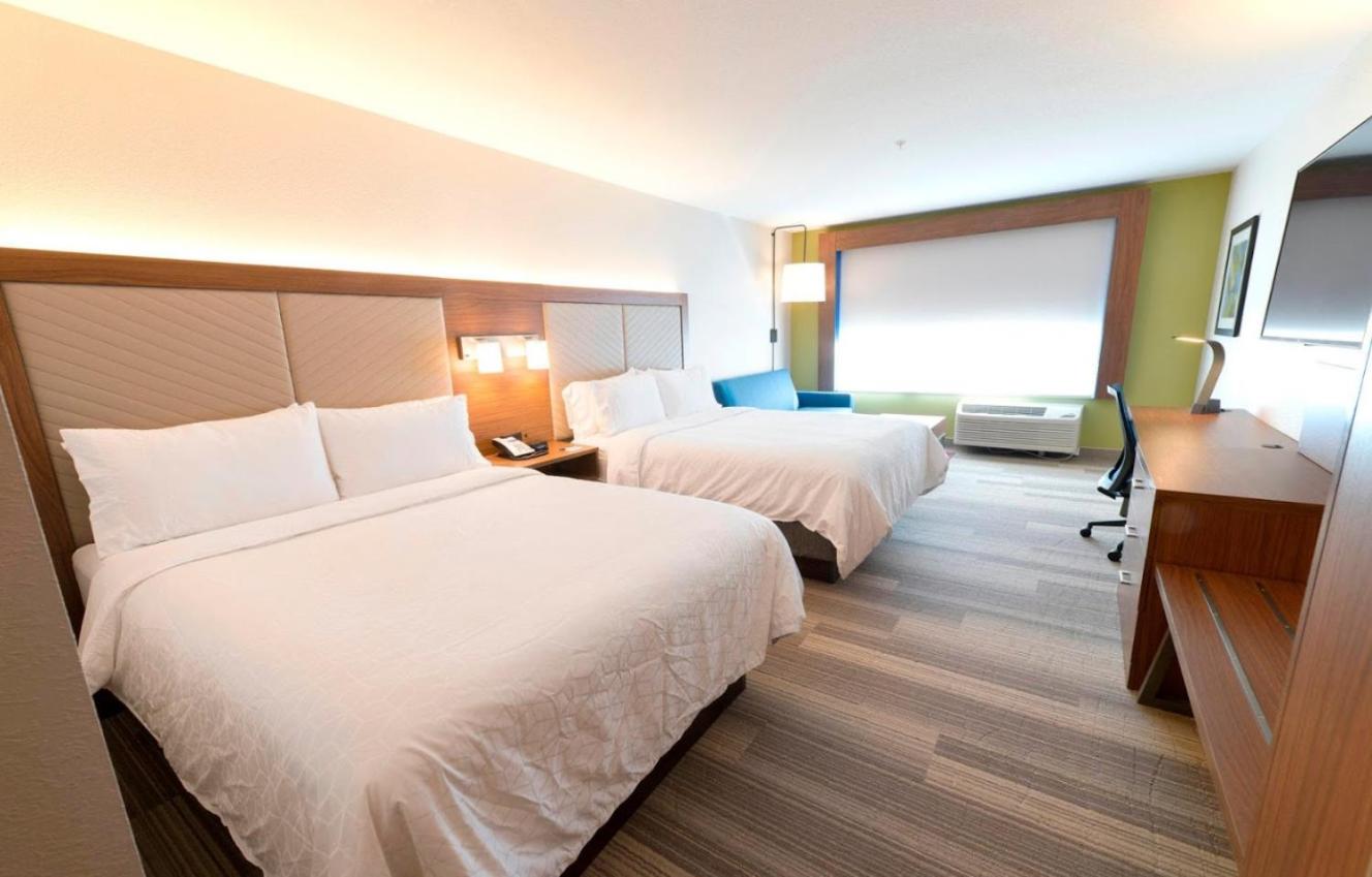King Suite - Hearing Accessible/Non-Smoking - Photo 1