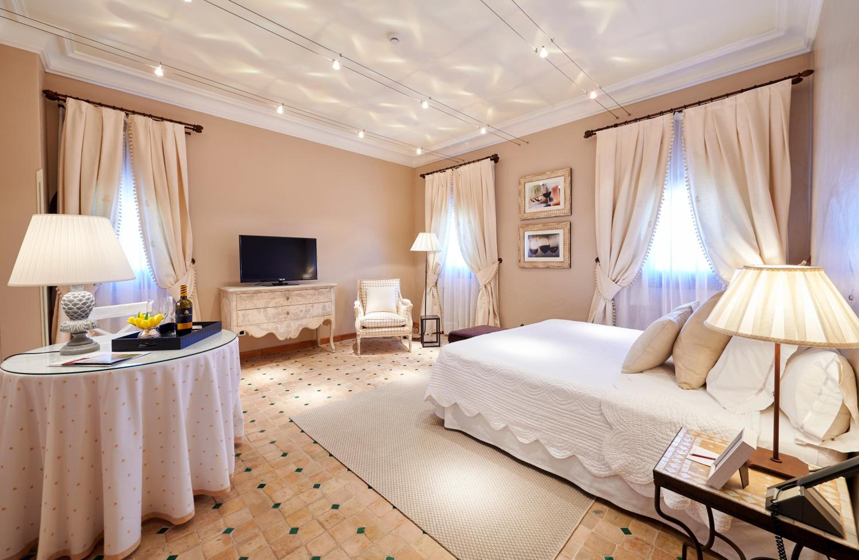 Superior Twin Room - Photo 1