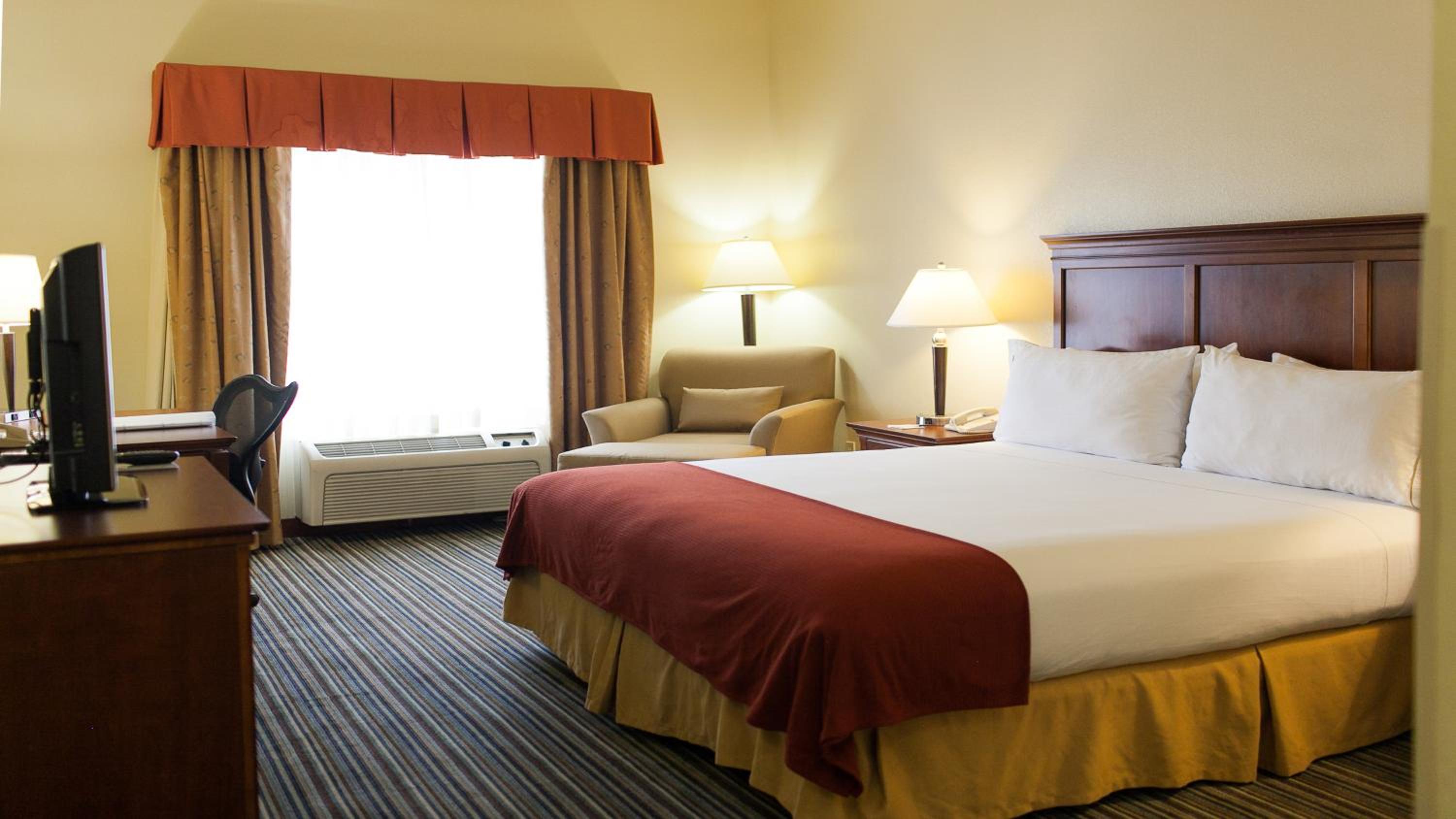 Standard King Room - Photo 2