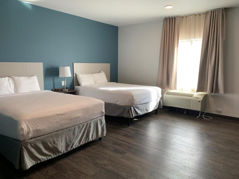 Queen Room With Two Queen Beds - Accessible/Non-Smoking