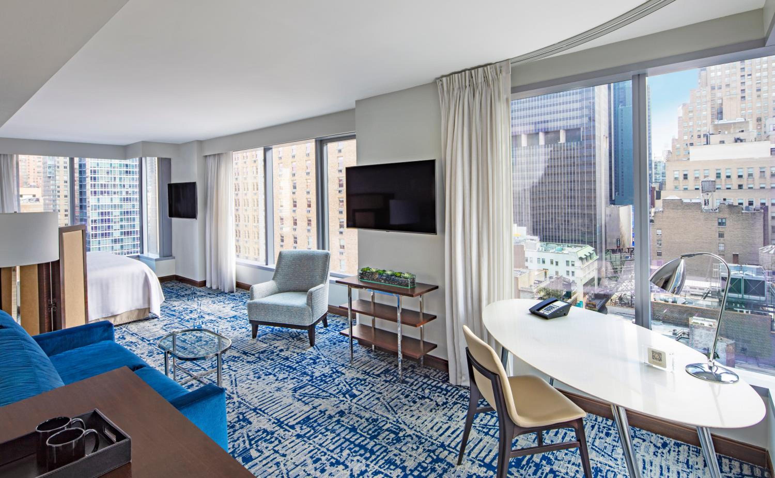 Junior King Suite with Midtown View