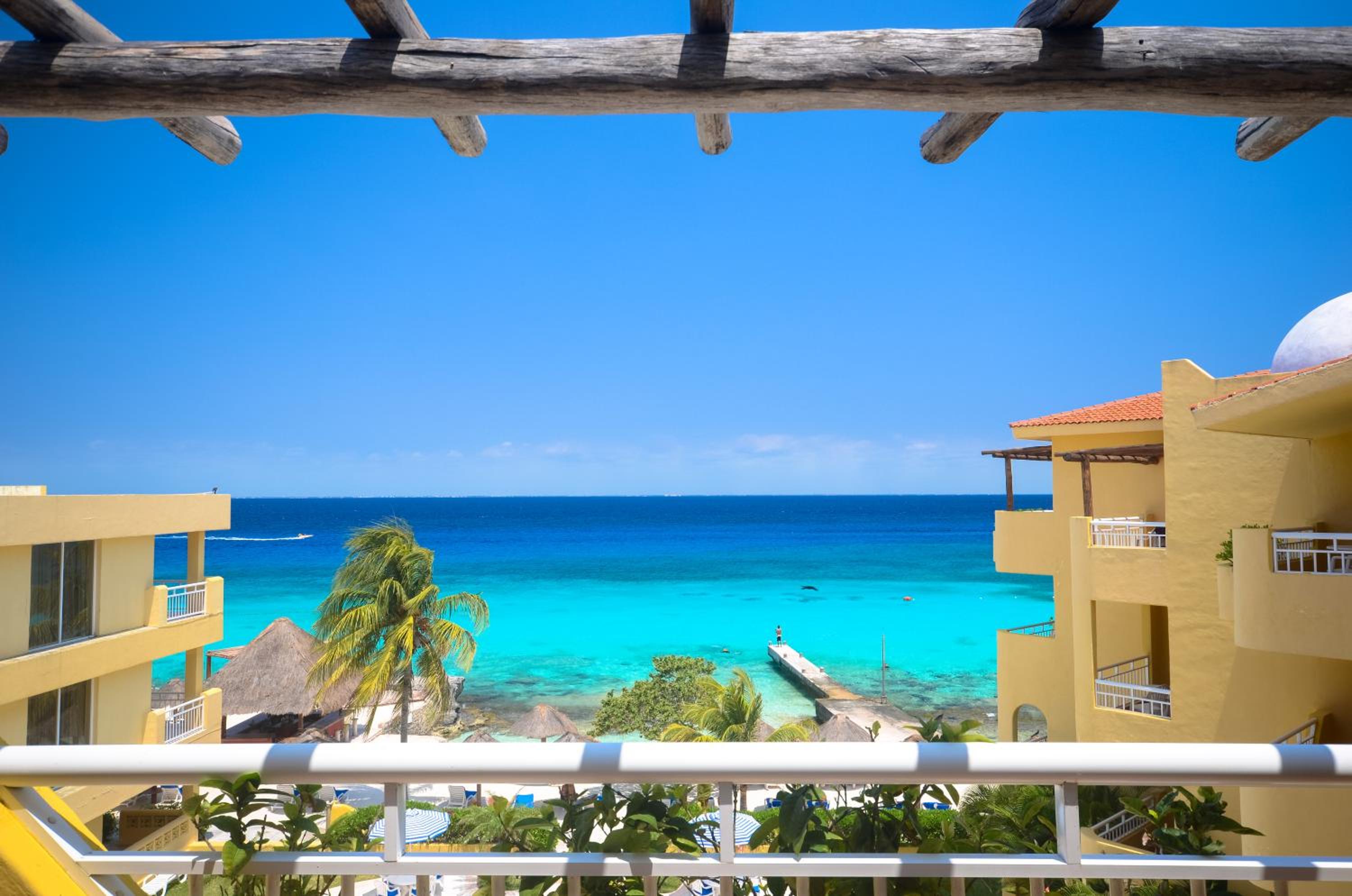 Standard Room with Ocean View thumbnail 5