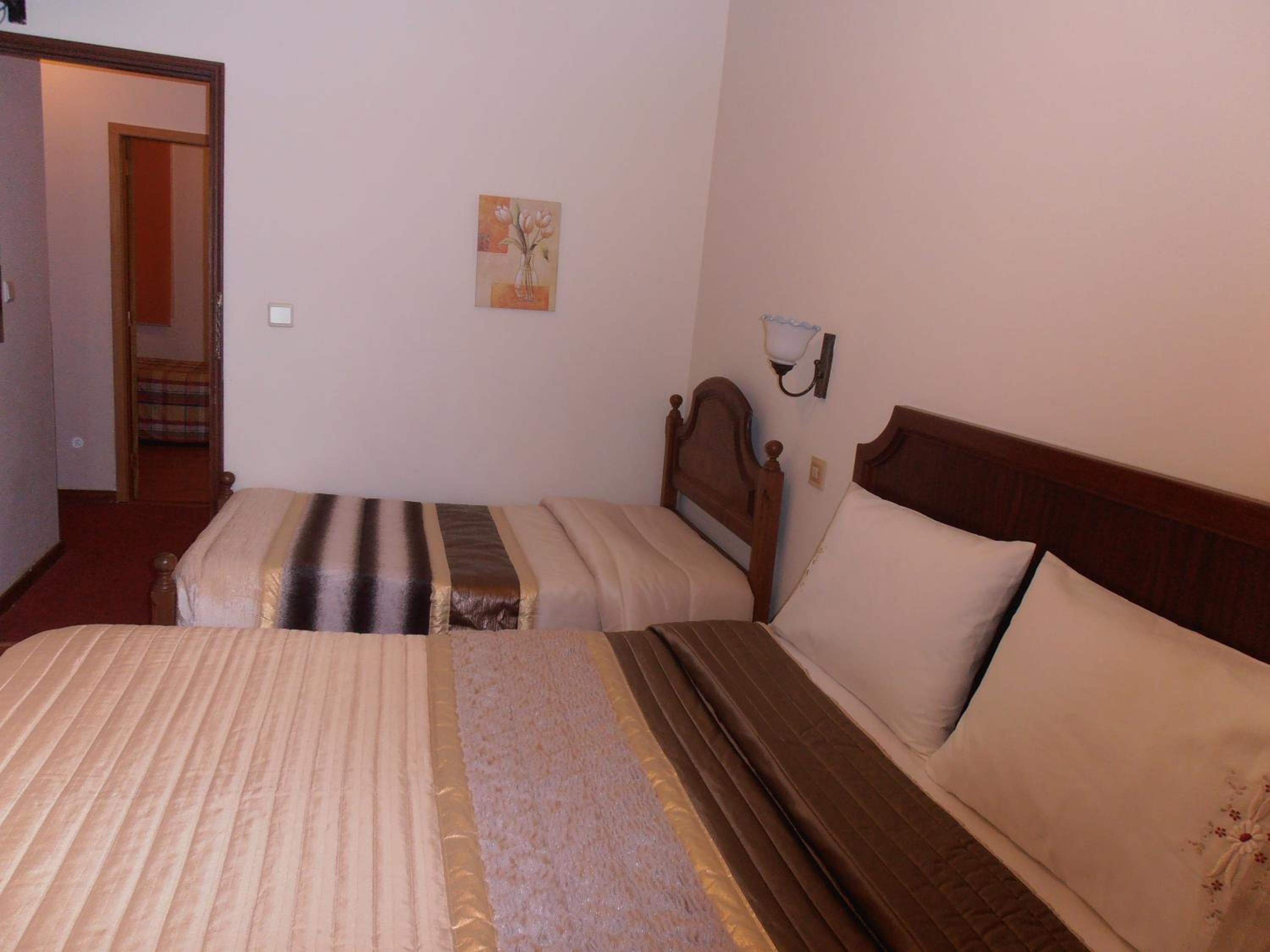 Large Family Room - Photo 1