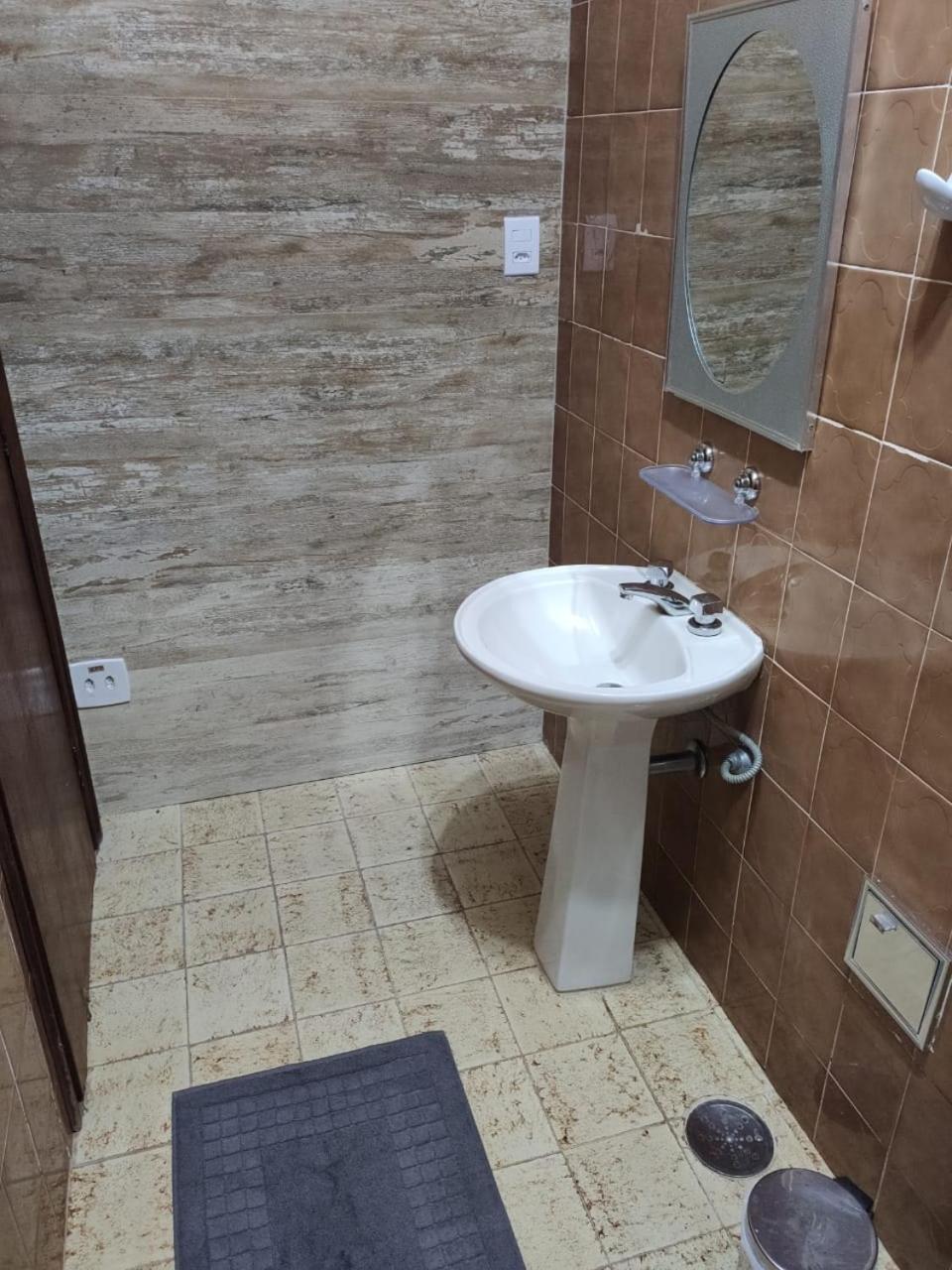 One-Bedroom Suite - Photo 6