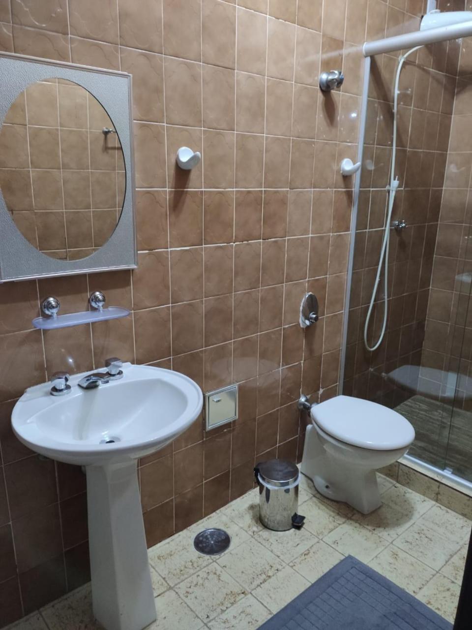 One-Bedroom Suite - Photo 3