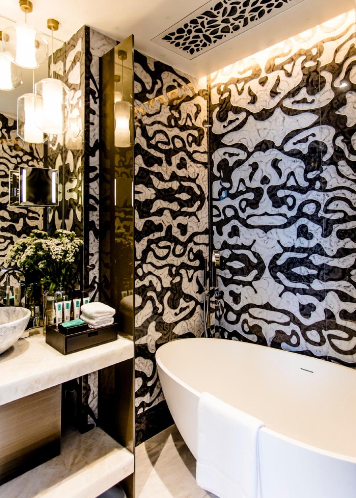 Superior King Suite - Photo 5