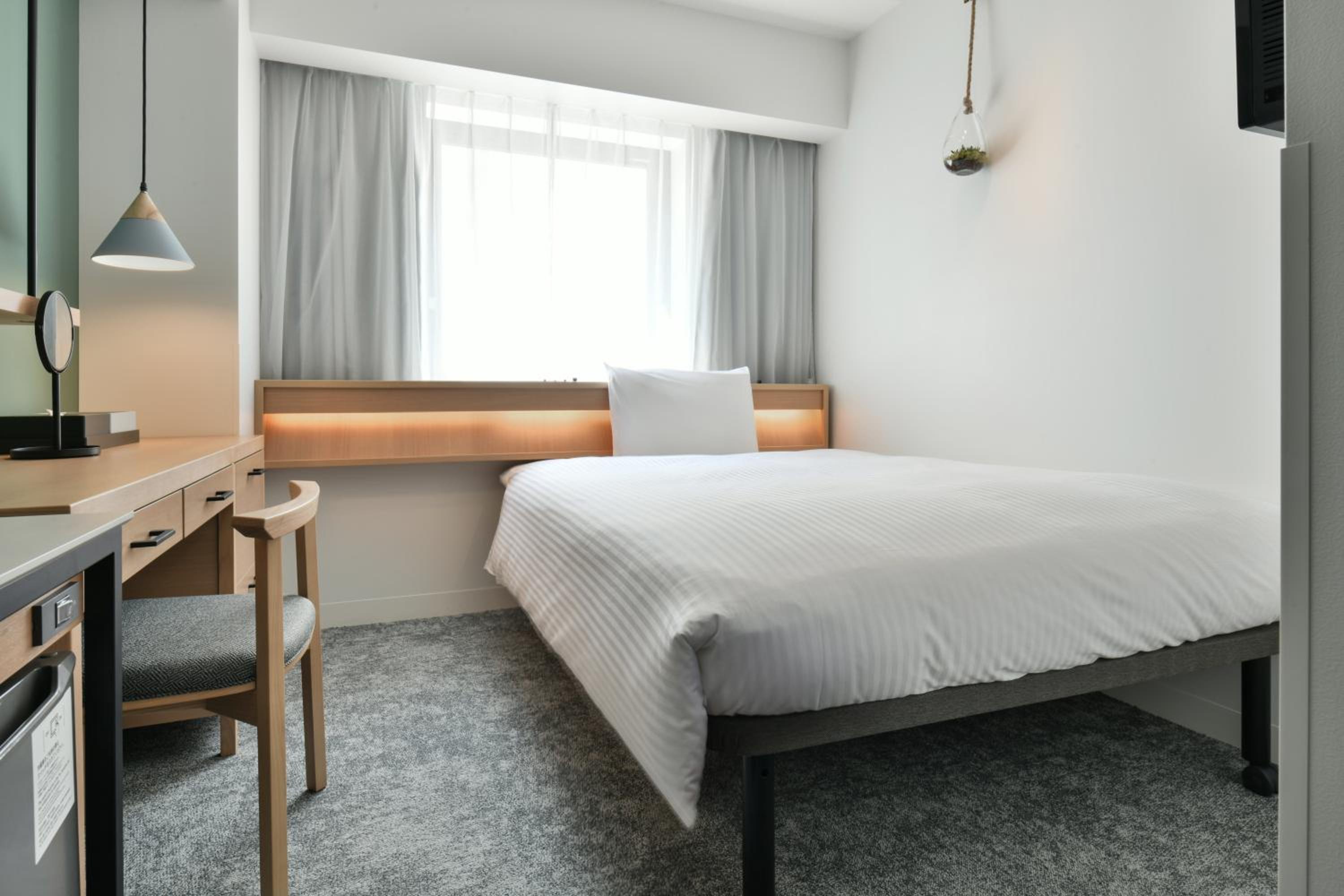 Double Room - Non-Smoking (Shower booth only) - Photo 1