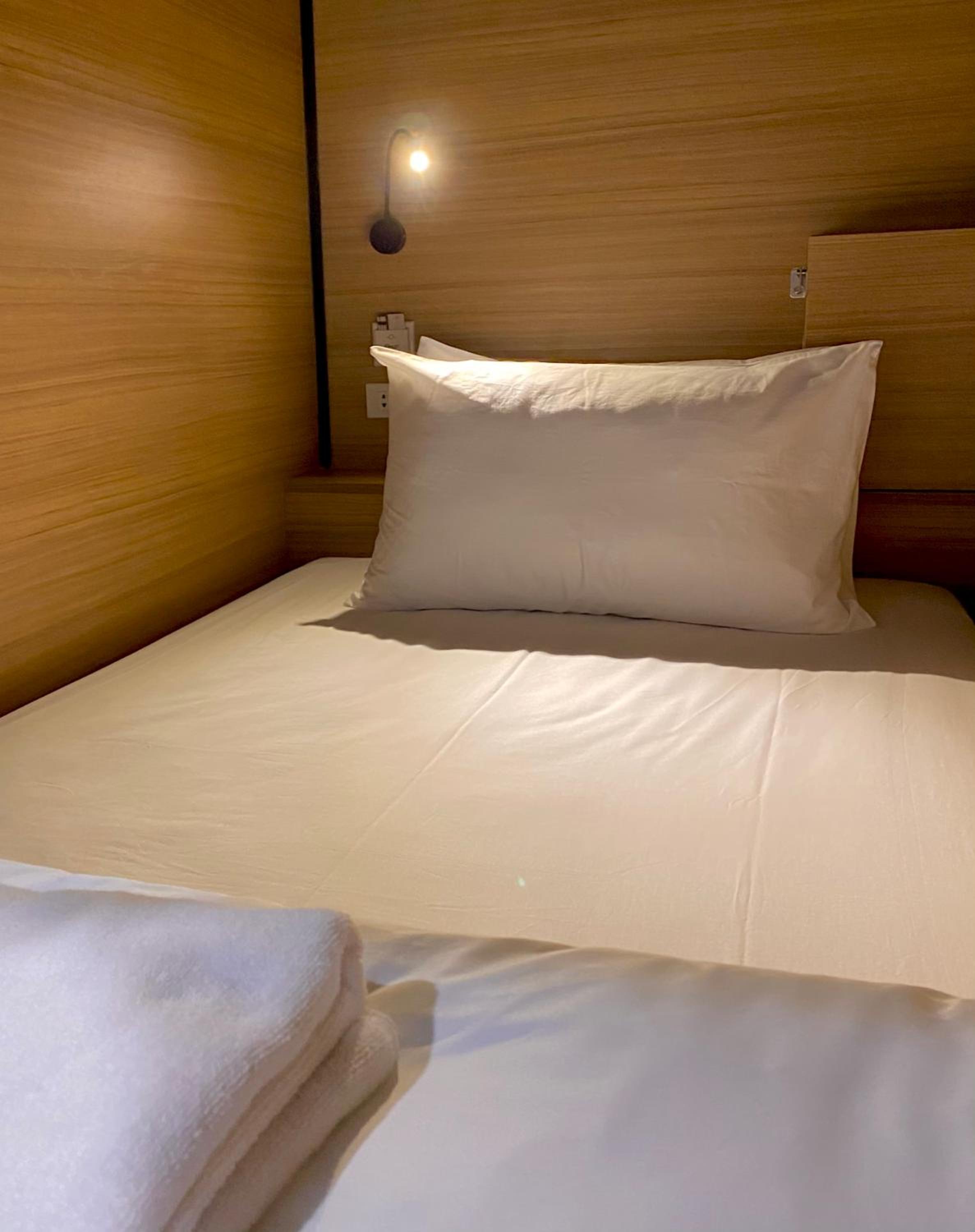 Single Bed in 6-Bed Dormitory Room photo 1