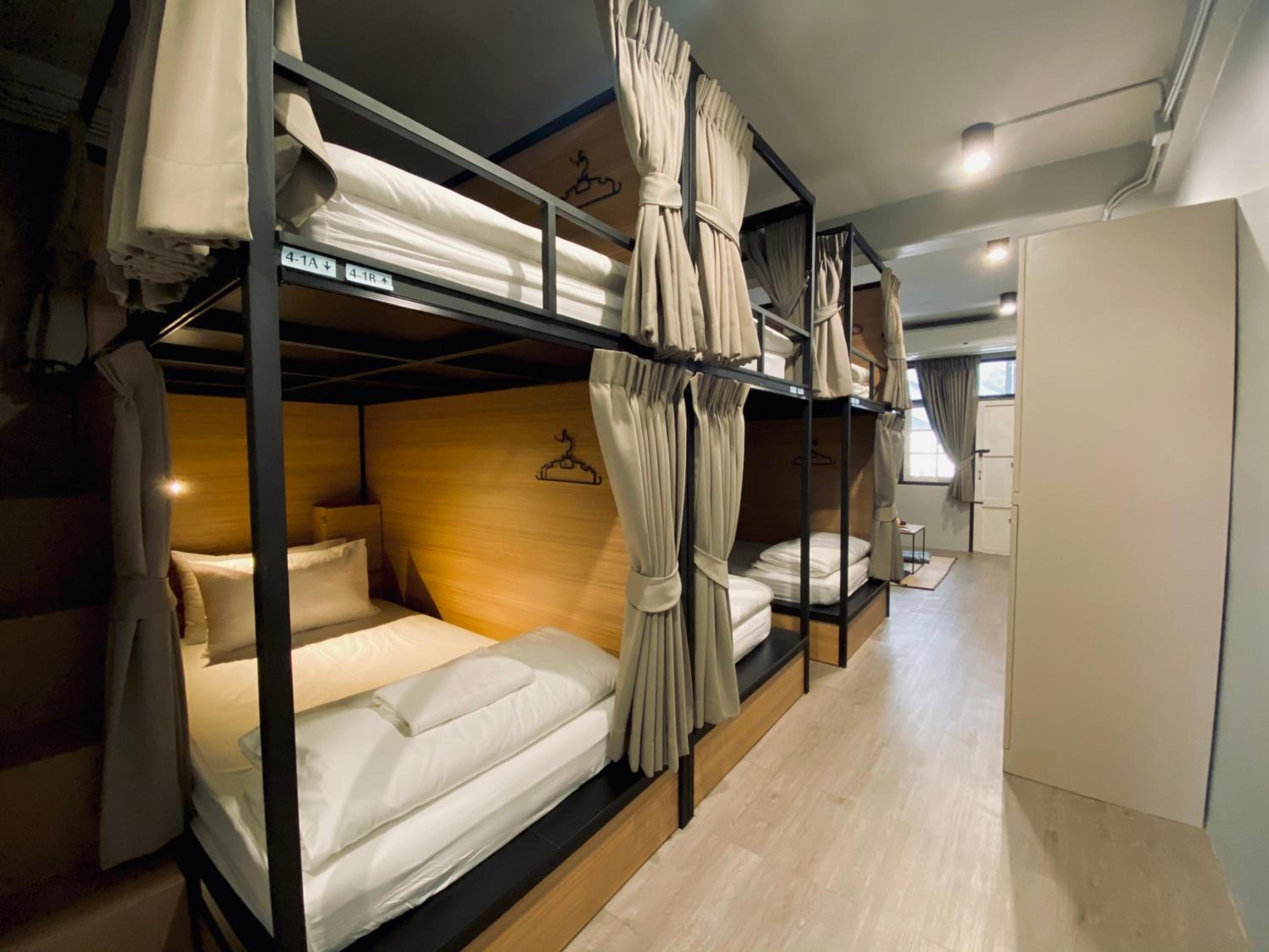 Single Bed in 6-Bed Dormitory Room photo 2