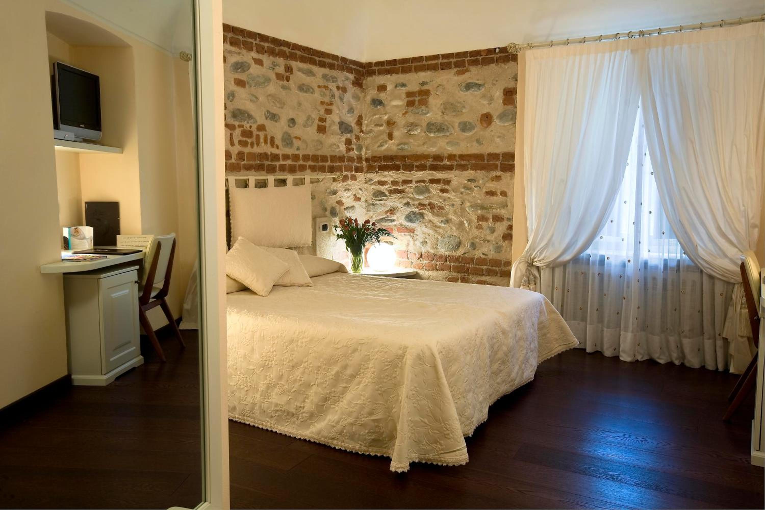 Superior Double Room - Photo 1
