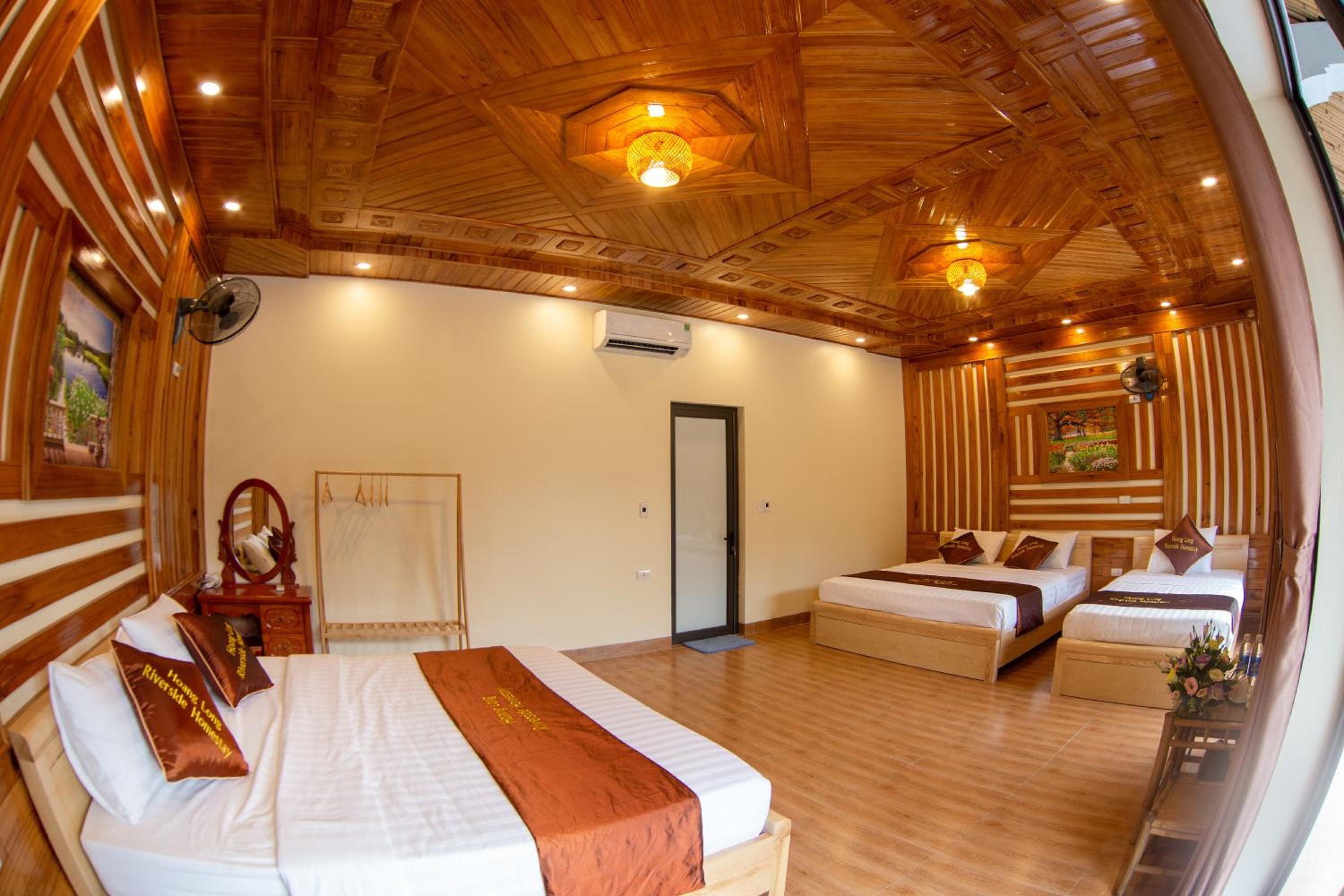 Quadruple Room with Mountain View photo 2