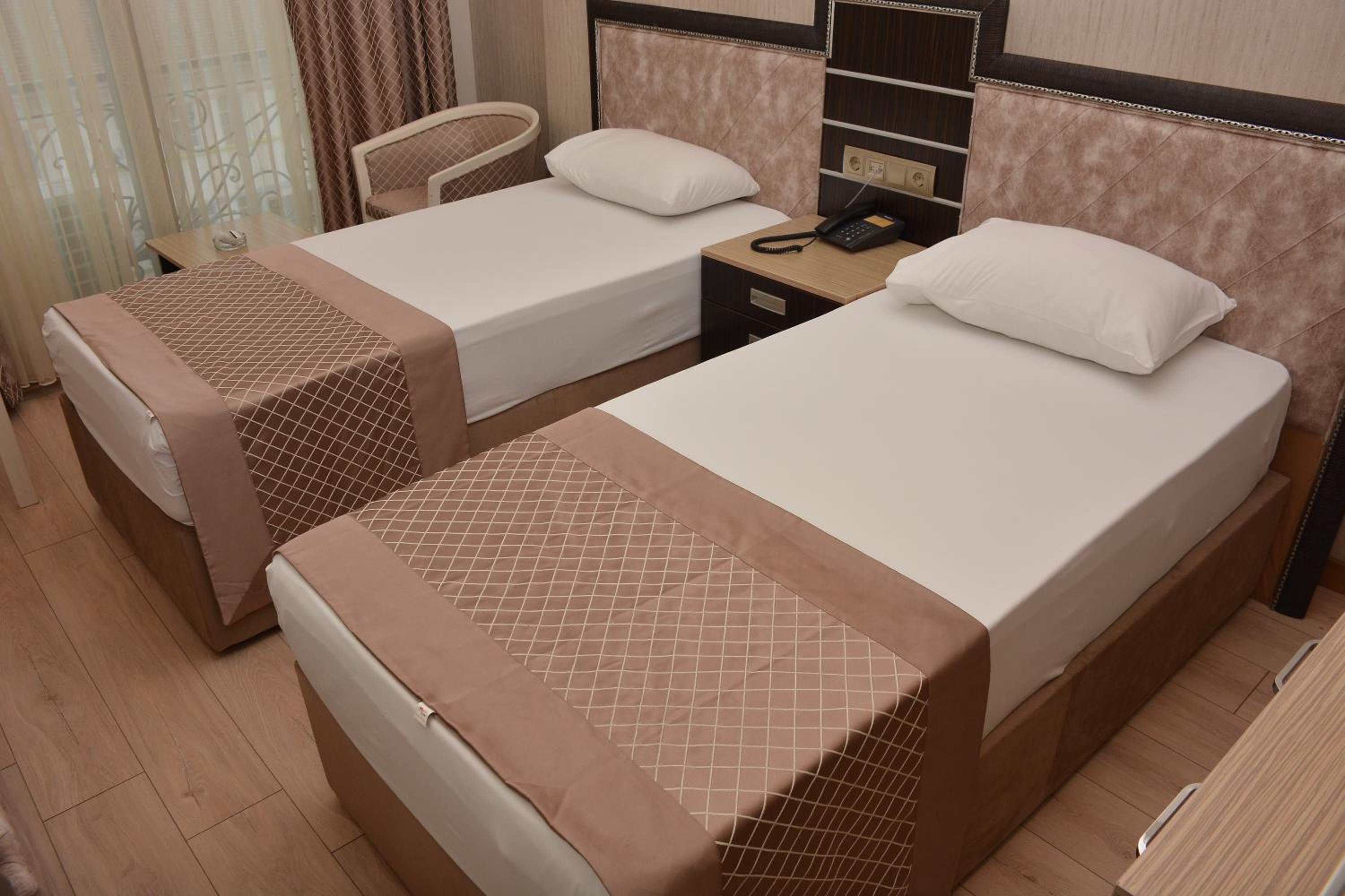 Standard Double or Twin Room photo 2