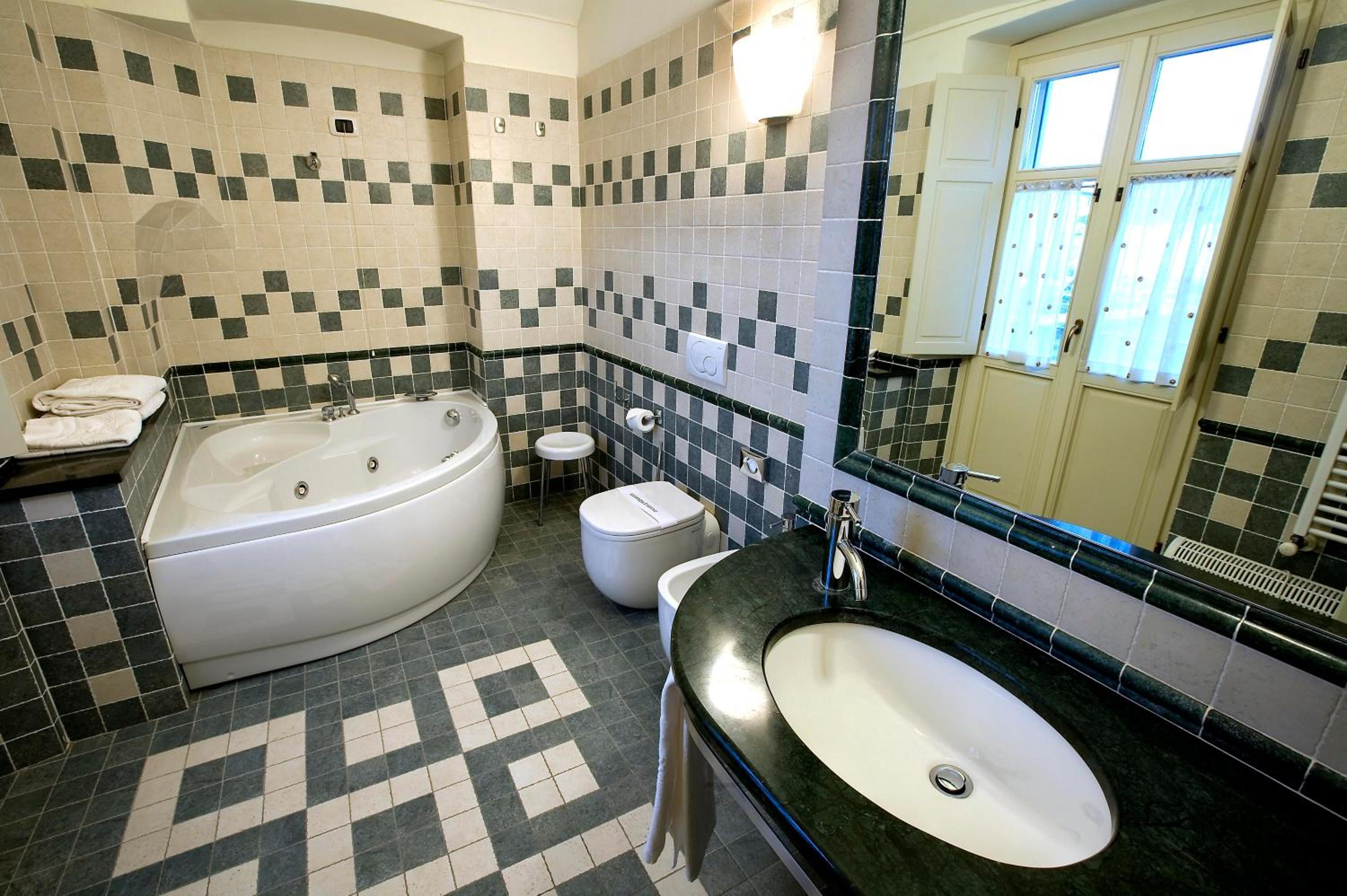 Suite (3 Adults) - Photo 2