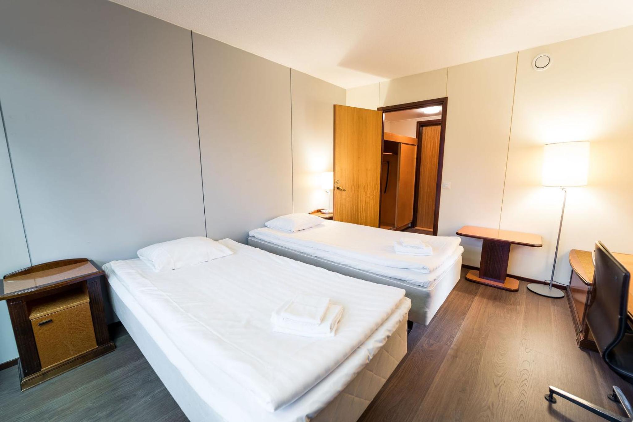 Budget Twin Room - Photo 2