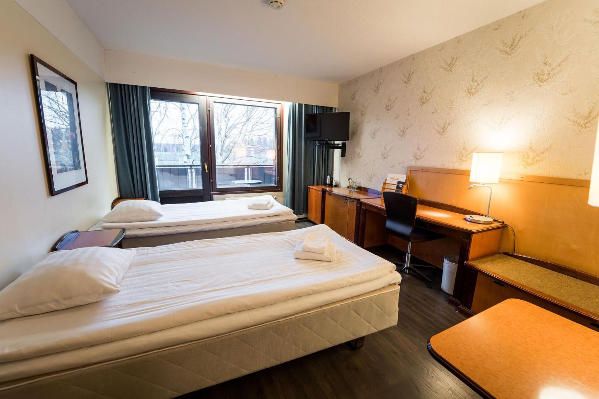 Budget Twin Room - Photo 8